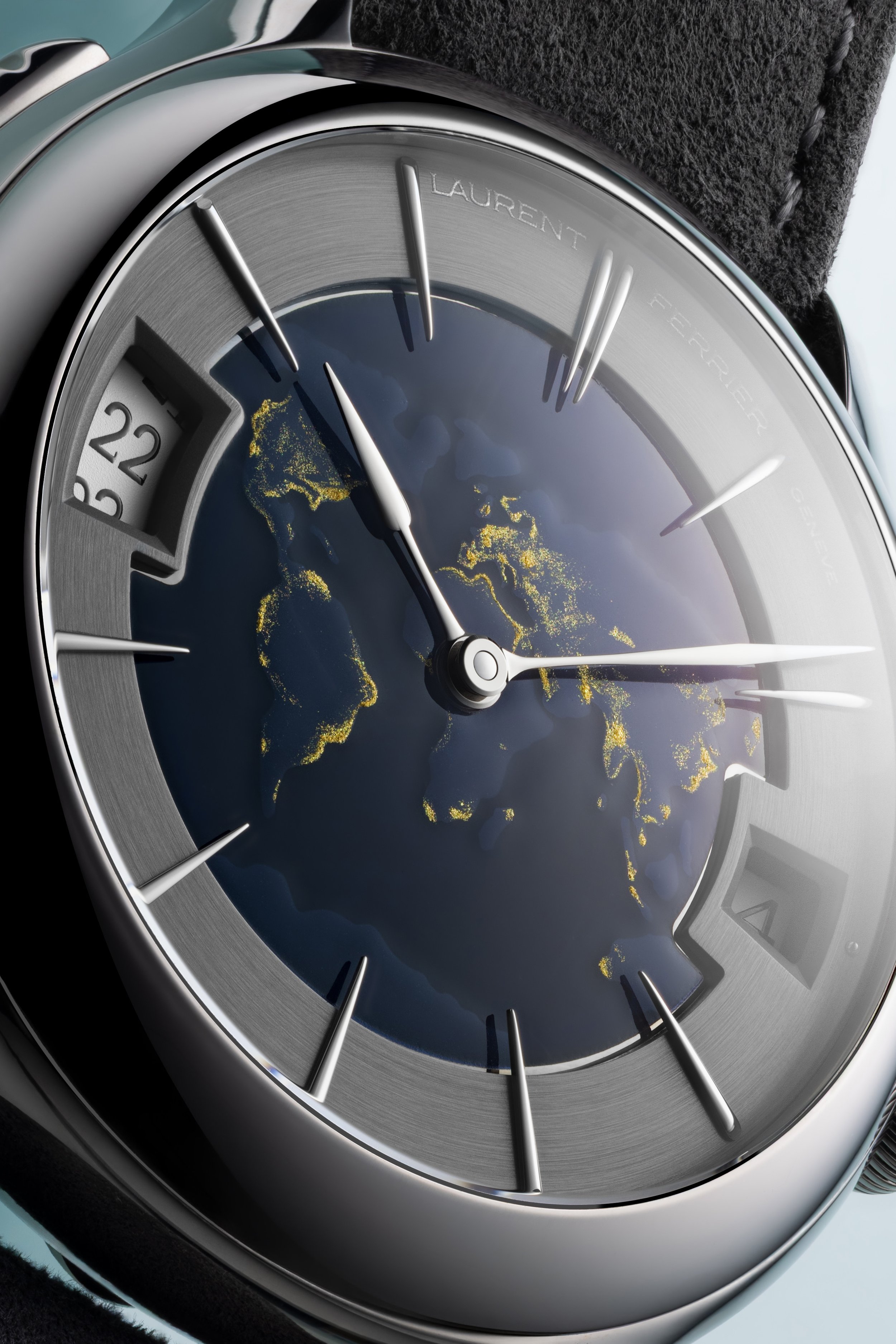 Classic Traveller Globe Night Blue 7.jpg