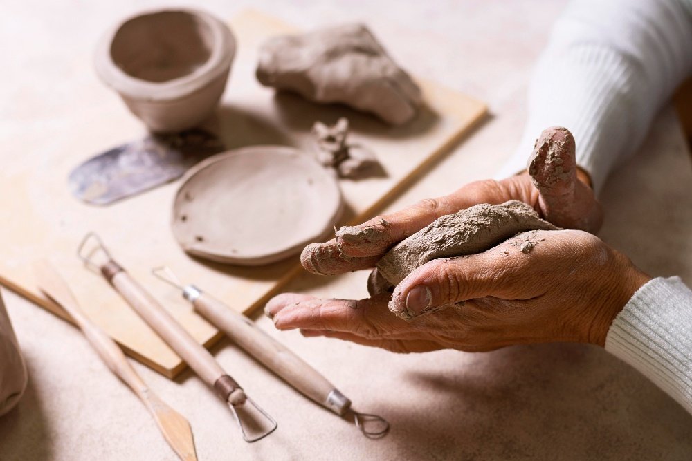 mixing-clay-pottery-pot.jpeg