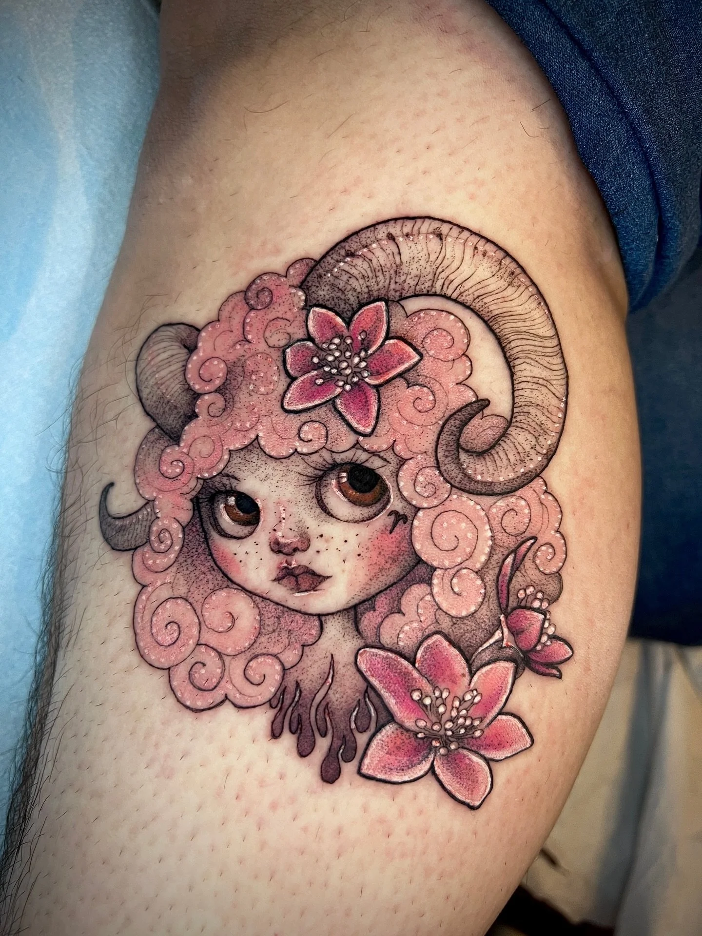 🌸🌸🌸
Happy spring equinox and happy Aries season 🌸🥰🔥
Surrounded by absolutely delicious lemon flowers scent, I scrolled a little ways back in my gallery to find 20 tattoos that give me spring vibes 🌸 hope you enjoy!

I think I&rsquo;m officiall