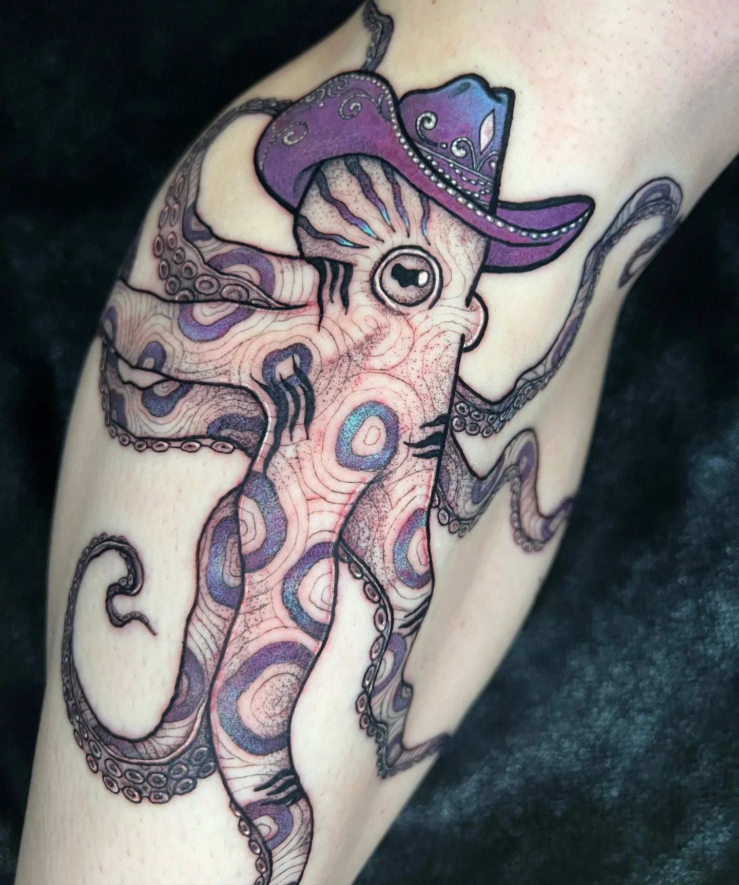 ✨🐙✨
Party octopus for Jake 🐙🤠 thank you for coming back for another banger 💪🏻🔥

Schedule:
4/24-26 South lake Tahoe @tahoetattooshow 
5/7-19 Ventura @harpxrose 
Residence 📍San Francisco @manusluxtattoo 

#psychedelictattoo #octopustattoo #whims