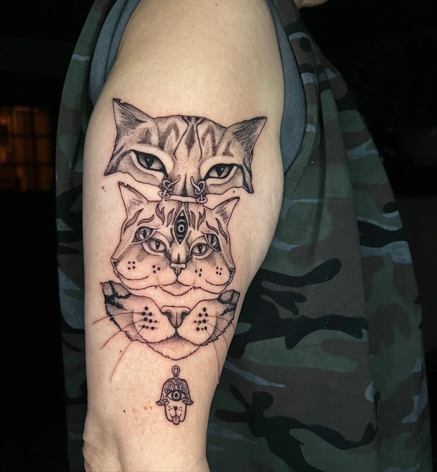 🐱👽🐶
Progress on my playground - Lew&rsquo;s arms 🤩
You can&rsquo;t image how much fun I&rsquo;m having every time I work with Lew! The best ideas and creative freedom 🥰 thank you, you&rsquo;re the best! 💕

Done @manusluxtattoo 

CUSTOM TATTOOS 