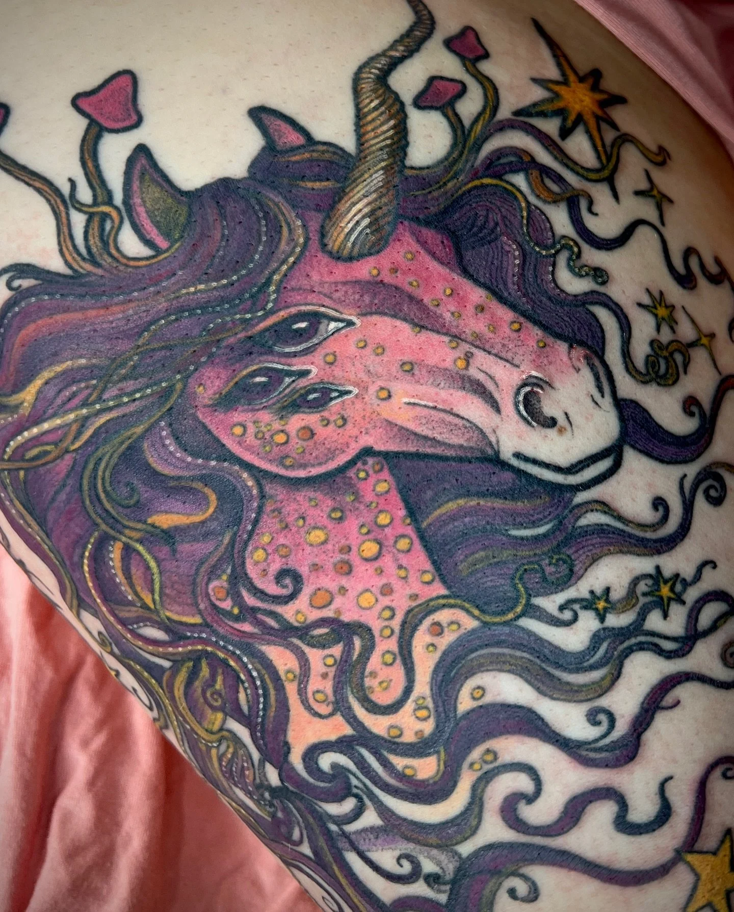 𝕚𝕤𝕟&rsquo;𝕥 𝕤𝕙𝕖 𝕄𝔸ℝ𝕍𝔼𝕃𝕆𝕌𝕊? ✨🦄✨

princess sparkles for princess sparkles ✨💖

Teresa fell in love with my painting and wanted it as a tattoo. DREAMS COME TRUE 🥹 thank you for getting her as your FIRST tattoo!!!! I&rsquo;m obsessed!!

