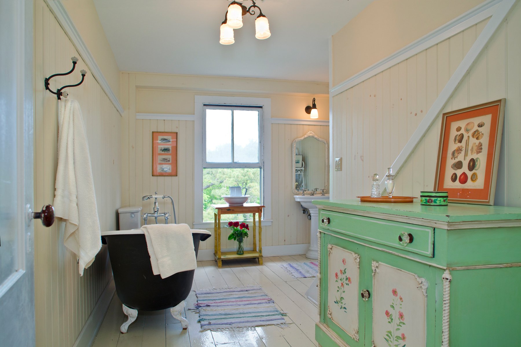 LadiesRoom-PotIsland copy.jpg