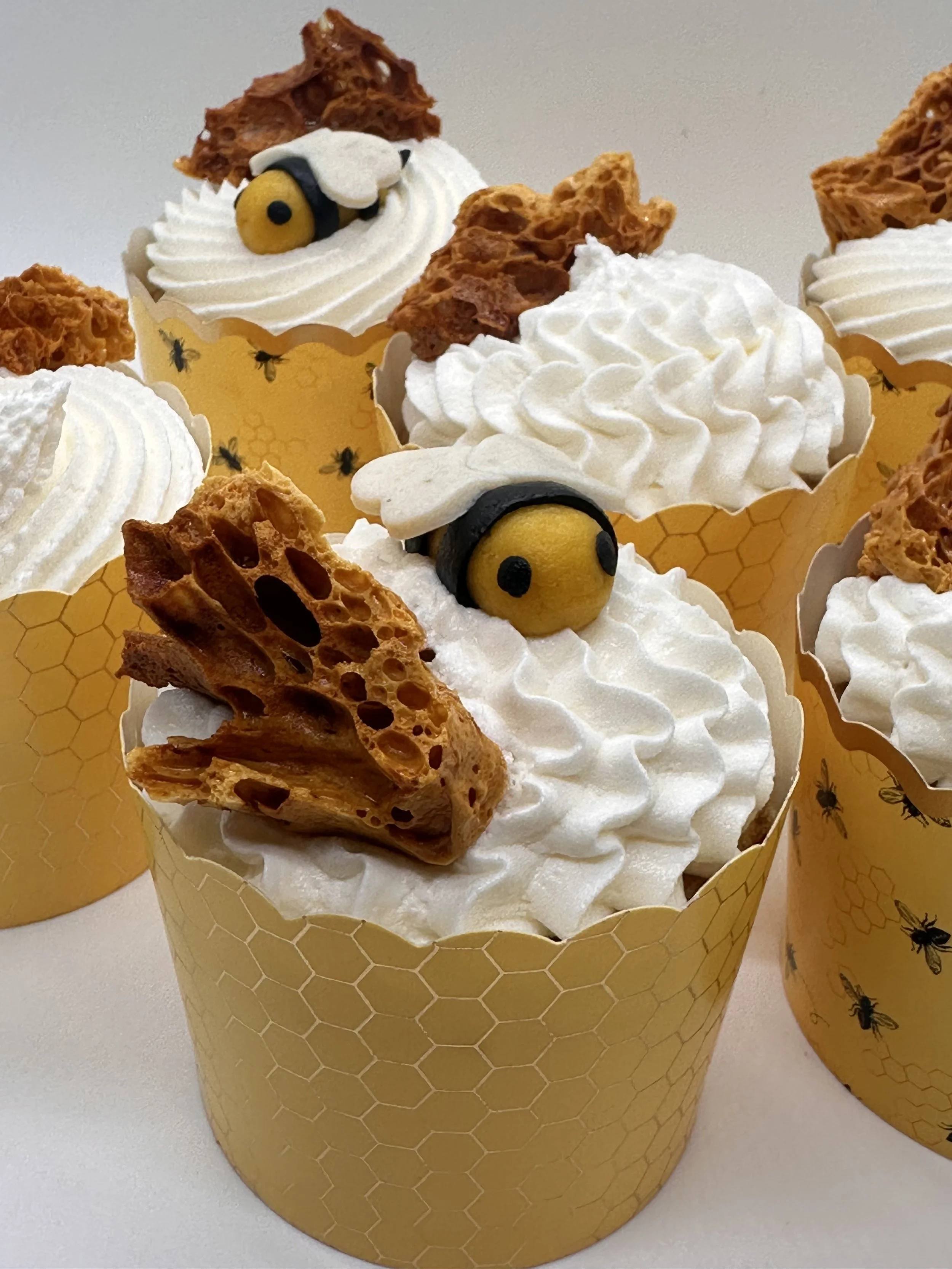 vegan-bee-honey-cupcakes.jpeg