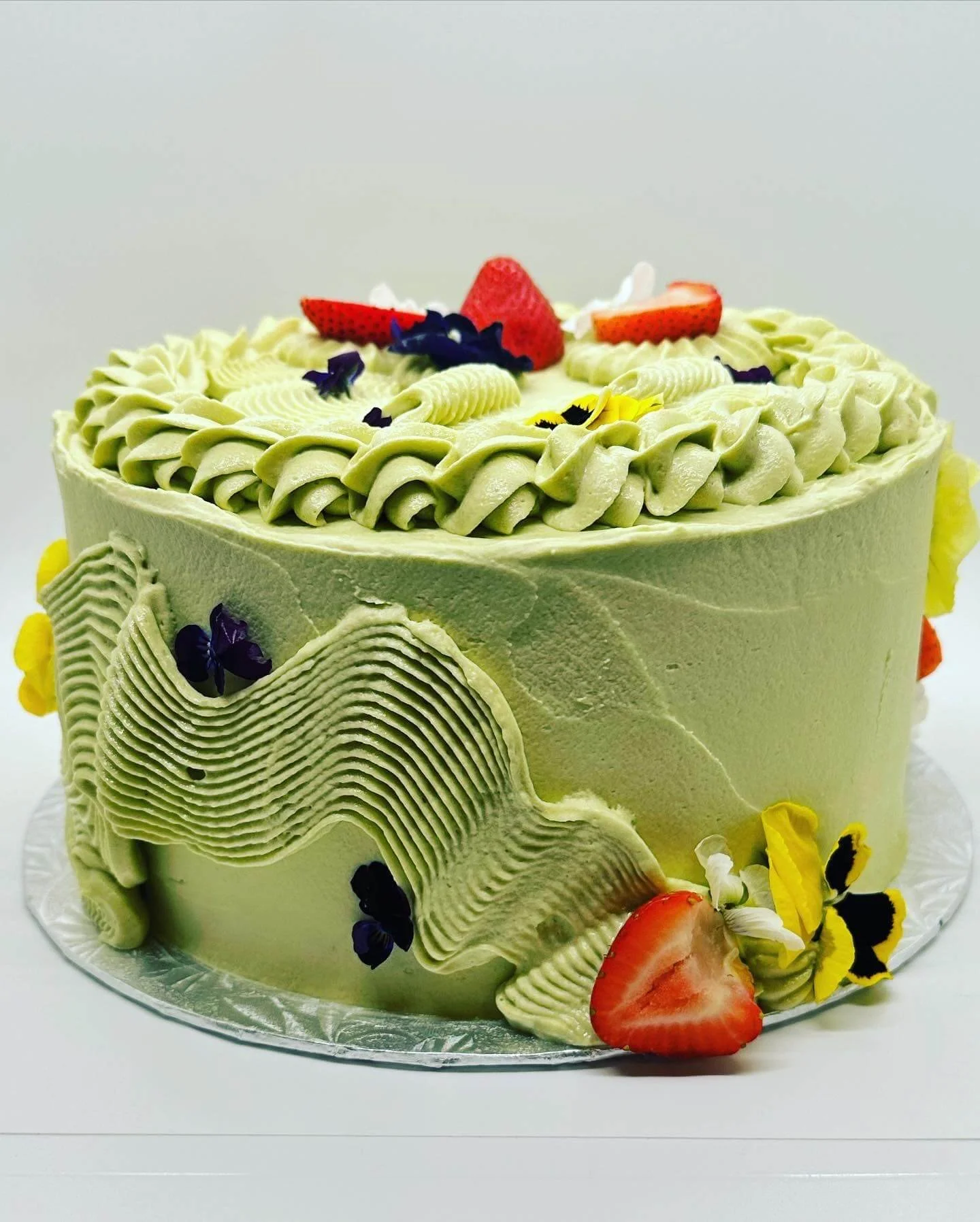 matcha-green-strawberry-round-custom-cake-fresh-fruit-kingston-ontario.jpg