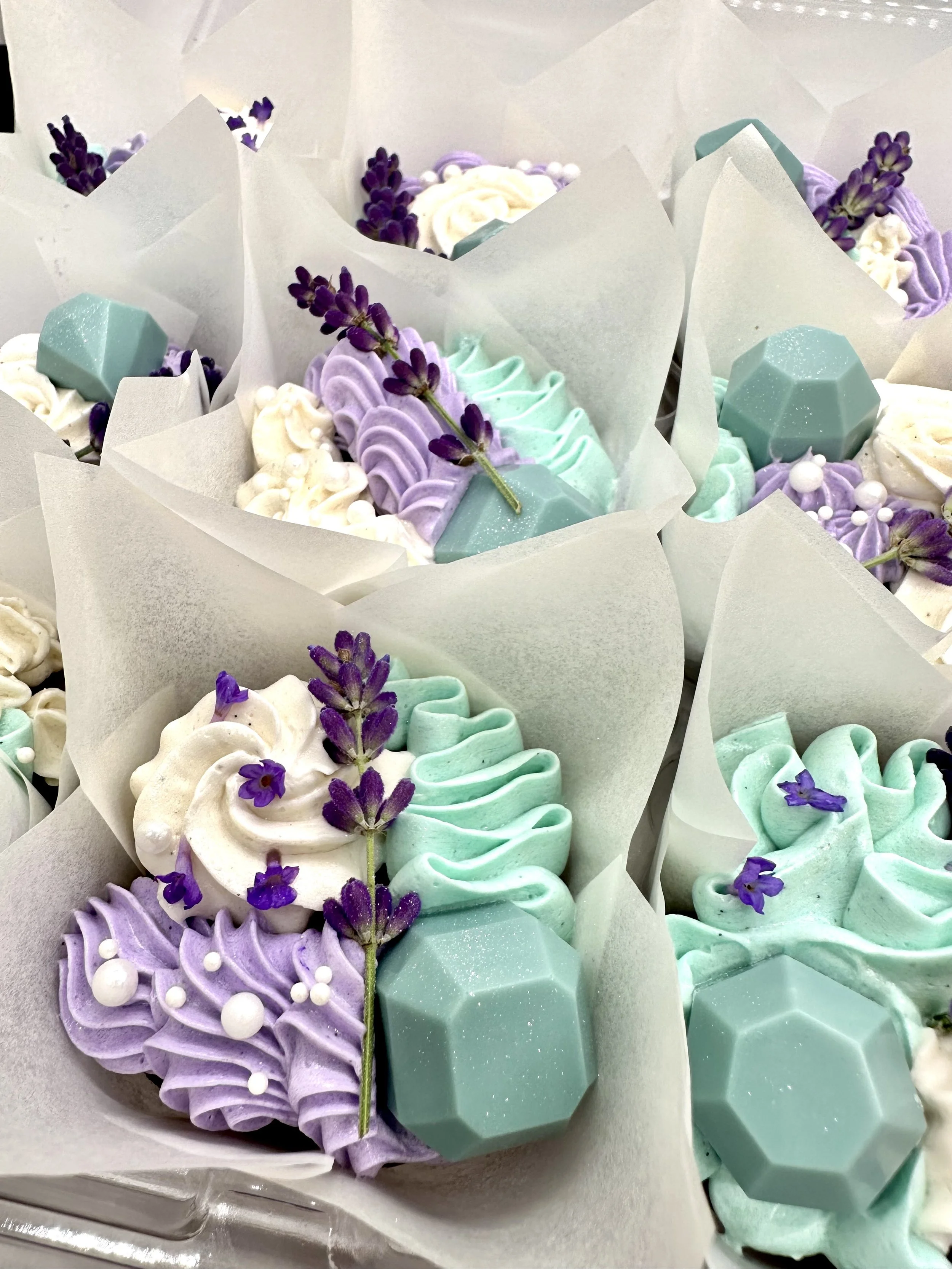 gem-elegan-lavendar-cupcakes.jpeg