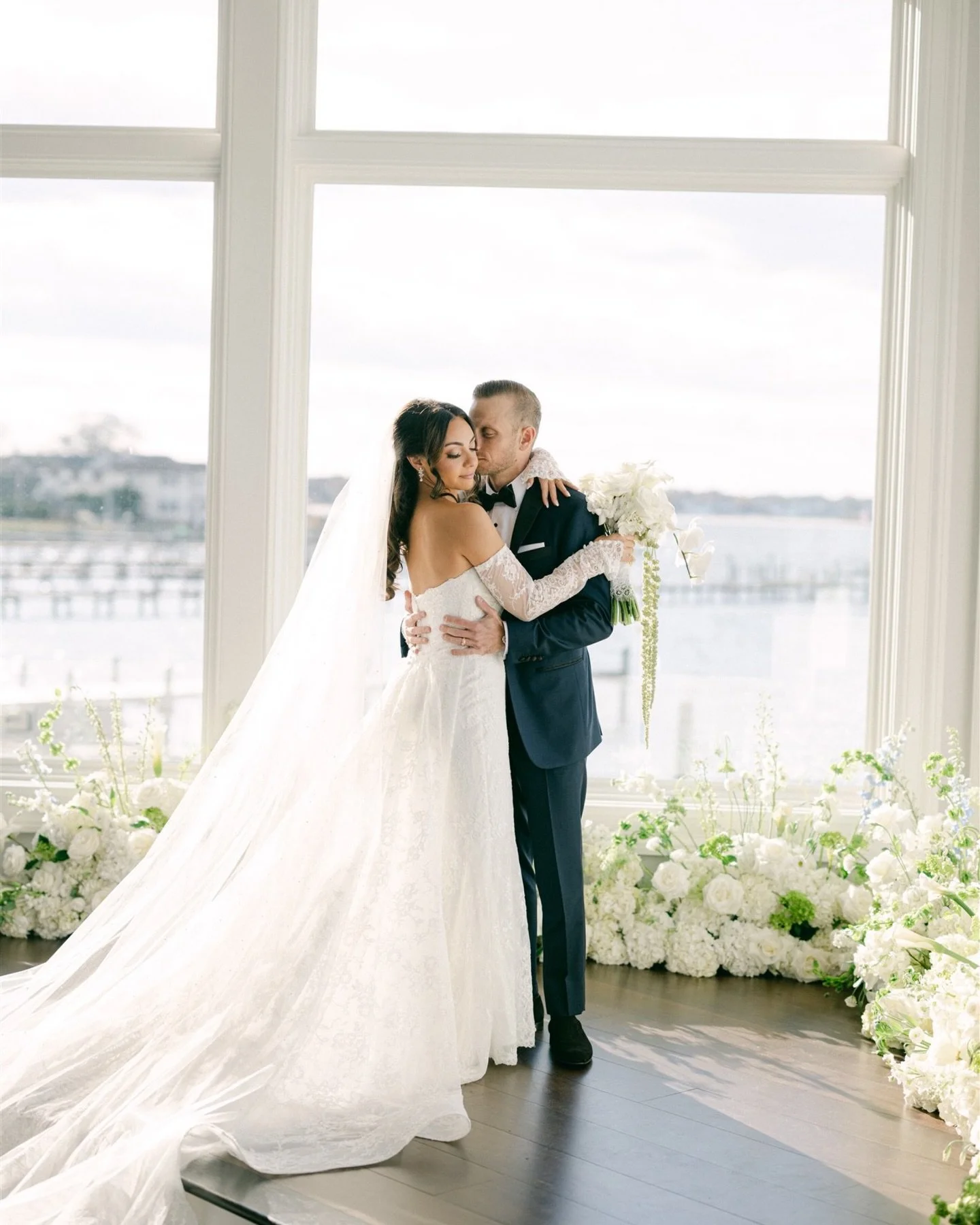 Alexandra &amp; Anthony 🤍

.
.
Venue| @clarkslandingyachtclub 
Hair&amp;MU| @greekgoddessbeauty__ 
Florist| @silkandfleur 
Cake| @kiddie.cakes_si 

#weddingphotography #njwedding #newjerseybride #brides #weddingphotoinspiration