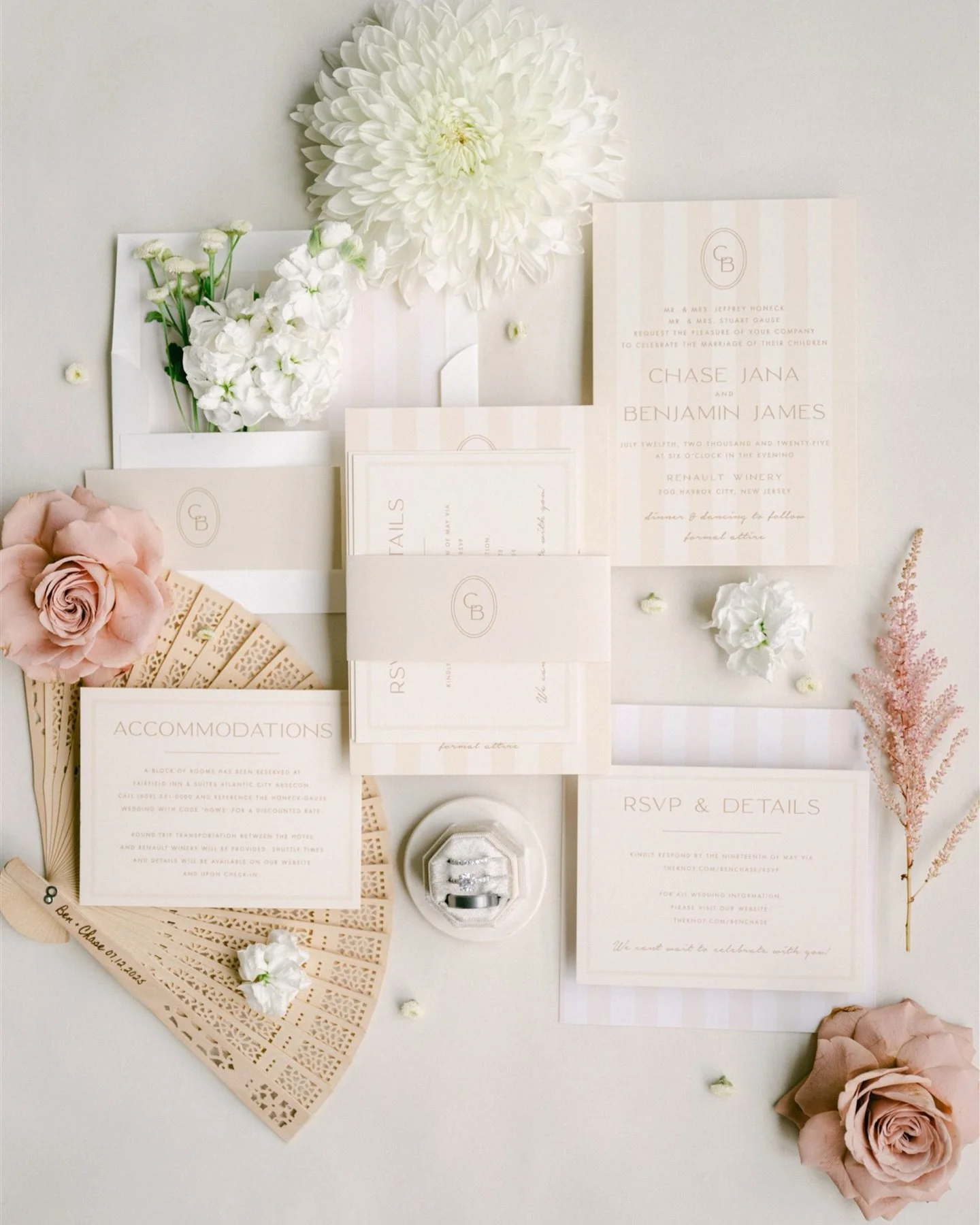 Anticipating warmer days 🤍 sharing a beautiful wedding that&rsquo;s makes me feel warm inside!

Planner: @champagnemagnoliasevents // @inspo_by_ally_
Venue: @renaultwineryresort
Photo: @courtneysimpsonphotography
Video: @danbaldwinfilms
Florist: @be
