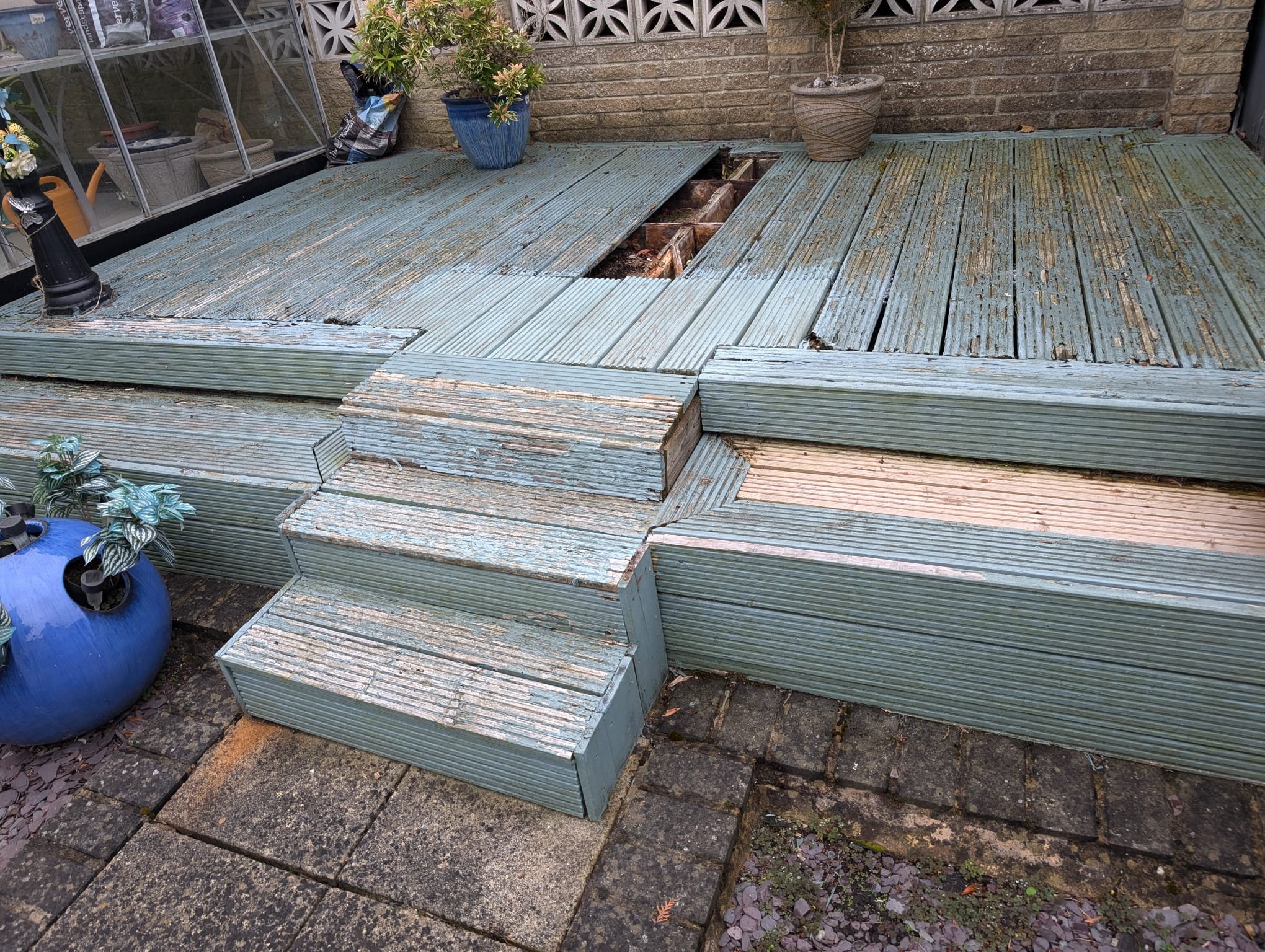 The existing decking had become not only unattractive but also a safety hazard. Years of exposure had left it worn, unstable, and no longer fit for purpose. This space was in desperate need of a transformation to reclaim its potential as an inviting
