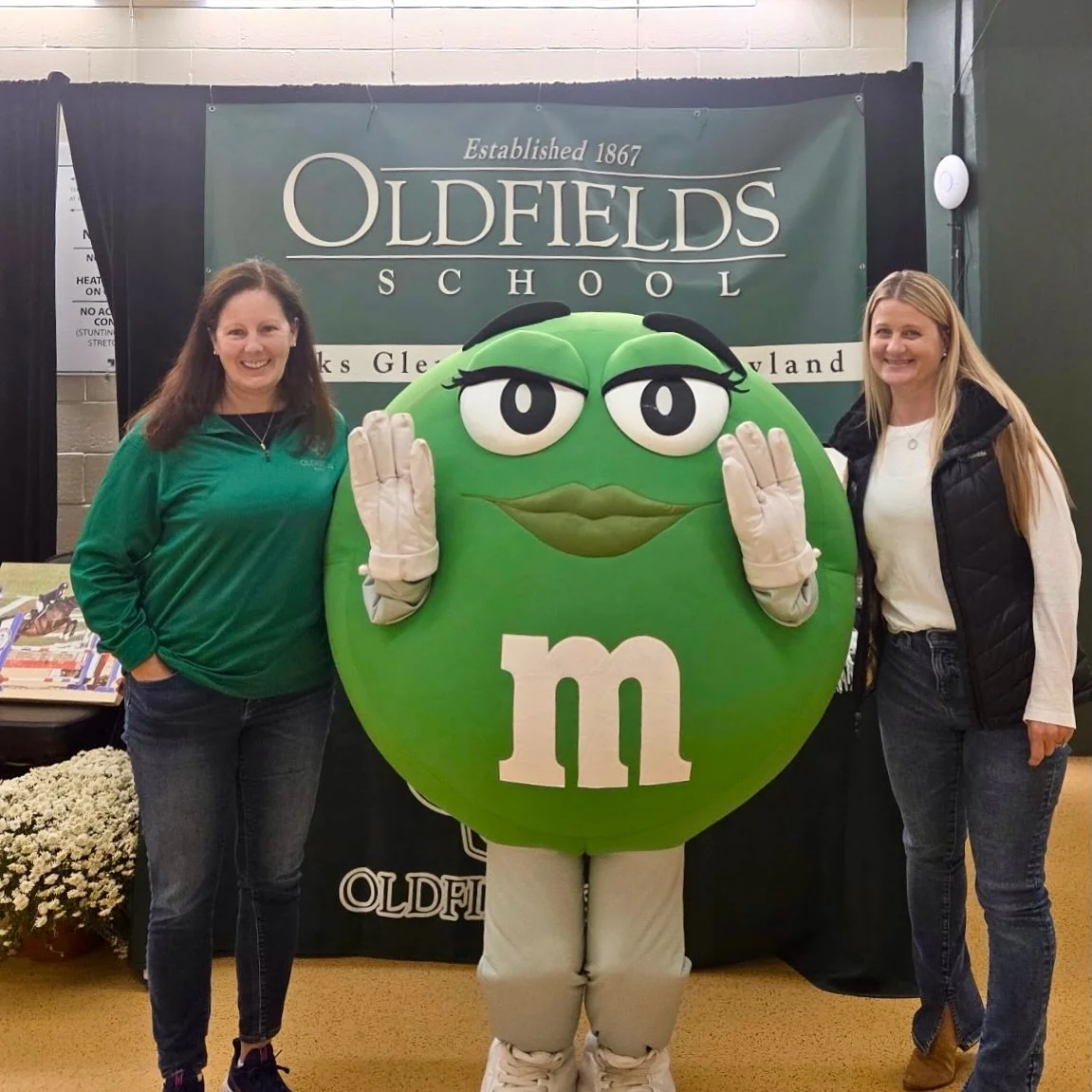 We had so much fun talking to everyone at the Washington International Horse Show last week… even the GREEN M&M stopped by to say hello! @wihs @mmschocolate Congratulation riders! 💚