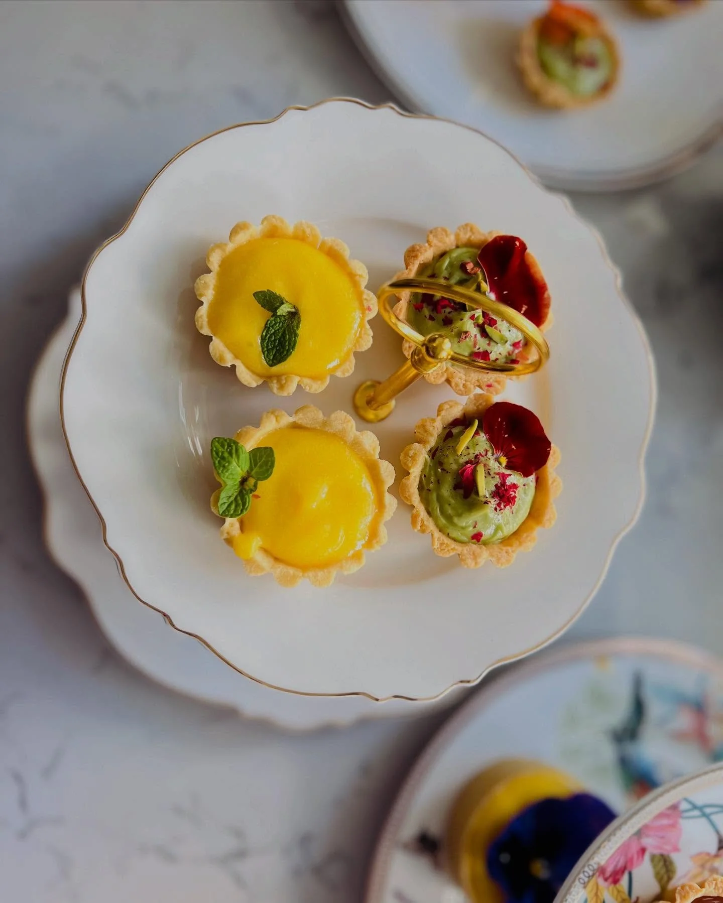 Elevate your next gathering with delicate, handmade tarts topped with edible flowers. Bringing high tea vibes right to your home. DM to order. #hightea #tea #tart #bayarea