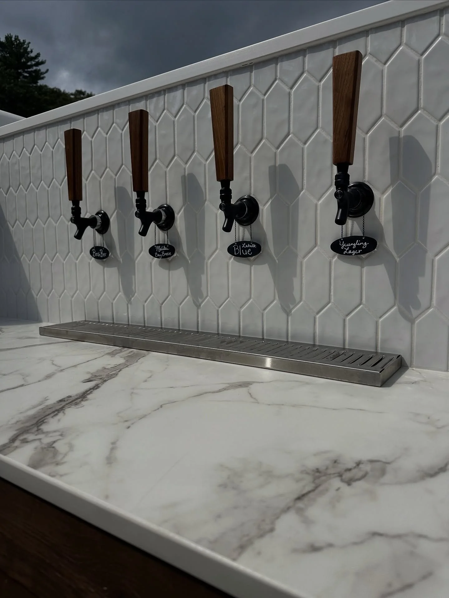 Cheers to making it to the weekend! 🍻🥂