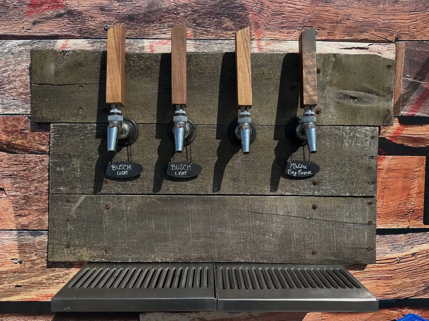 Dreaming of warmer days ☀️🍻