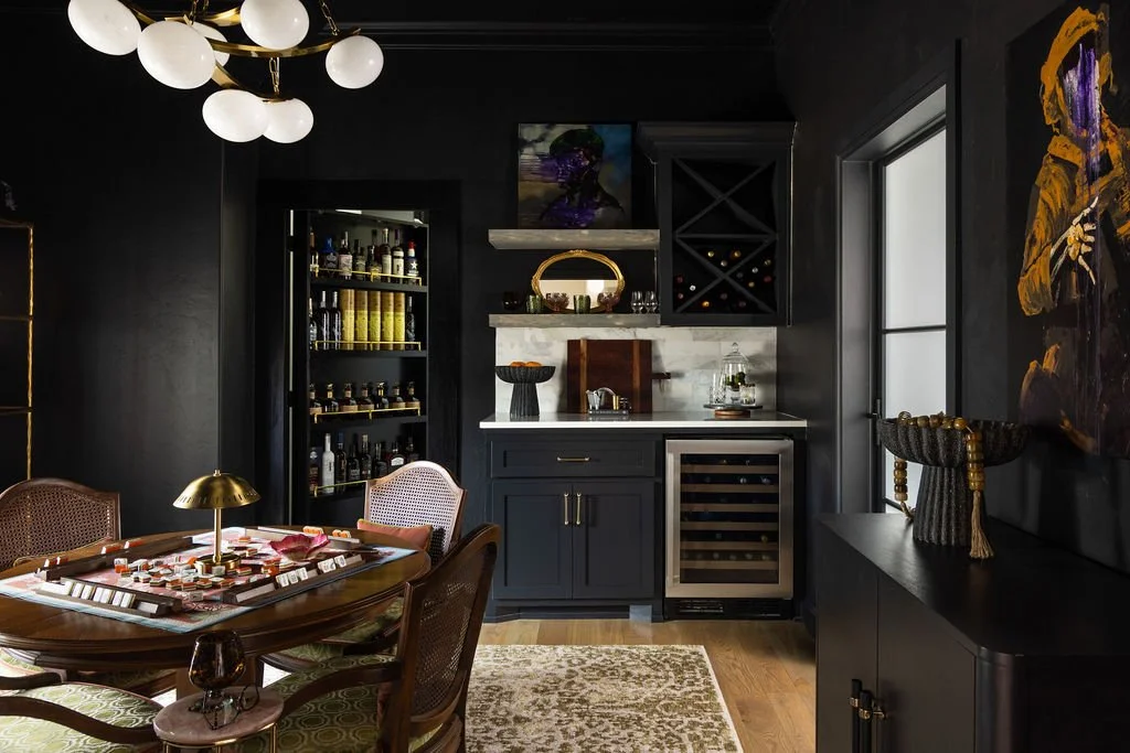 AshleyDidierHome-Lounge-1-Edit.jpg