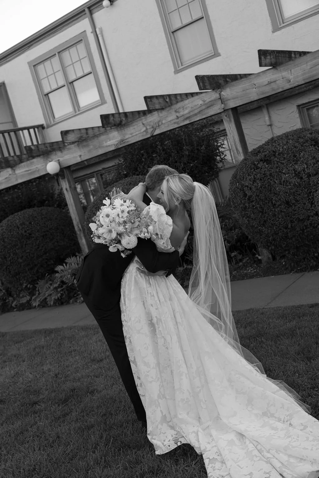 Wedding florals at Solé East, Montauk, NY — vintage coastal garden style in cream, yellow, blush, and blue by Fiora floral design, Hudson Valley wedding florist.