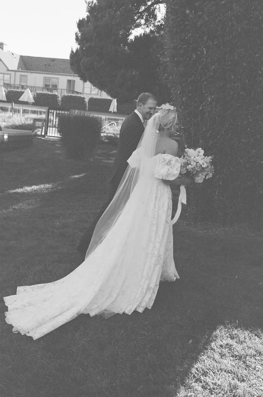 Wedding florals at Solé East, Montauk, NY — vintage coastal garden style in cream, yellow, blush, and blue by Fiora floral design, Hudson Valley wedding florist.