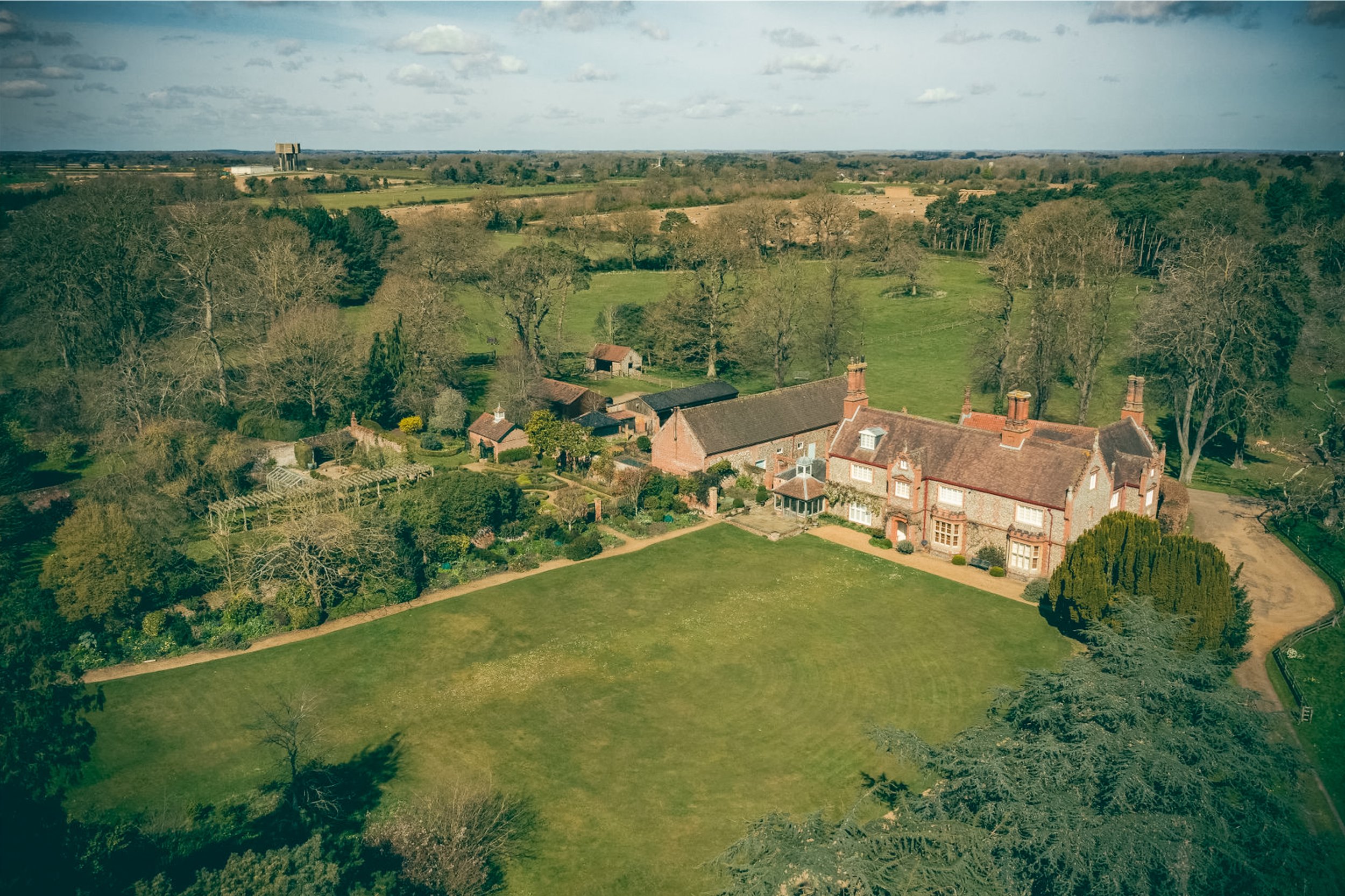 Heggatt-Hall-Locations-007.jpg