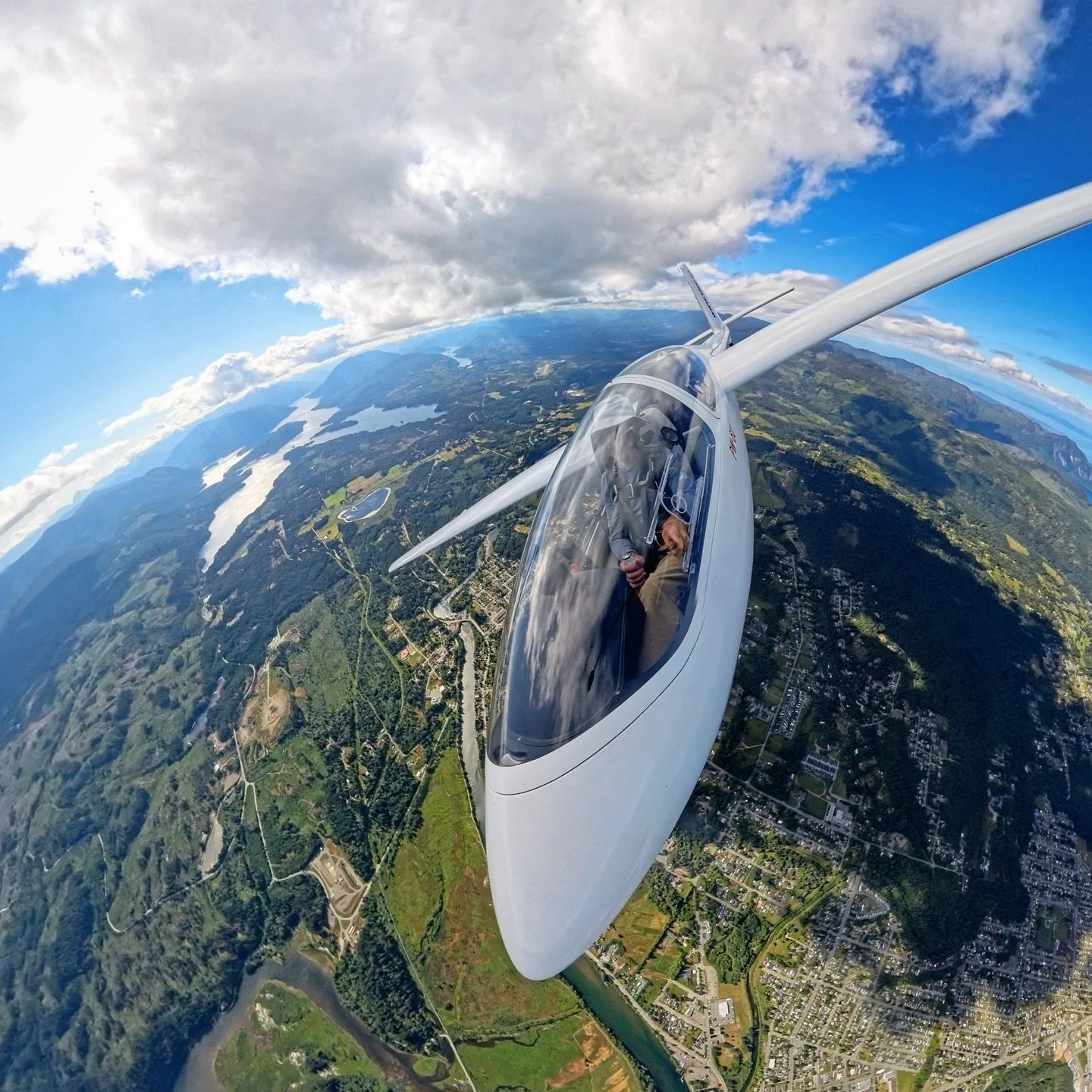 A Guide to Glider Sightseeing Tours at Vancouver Island Soaring Centre