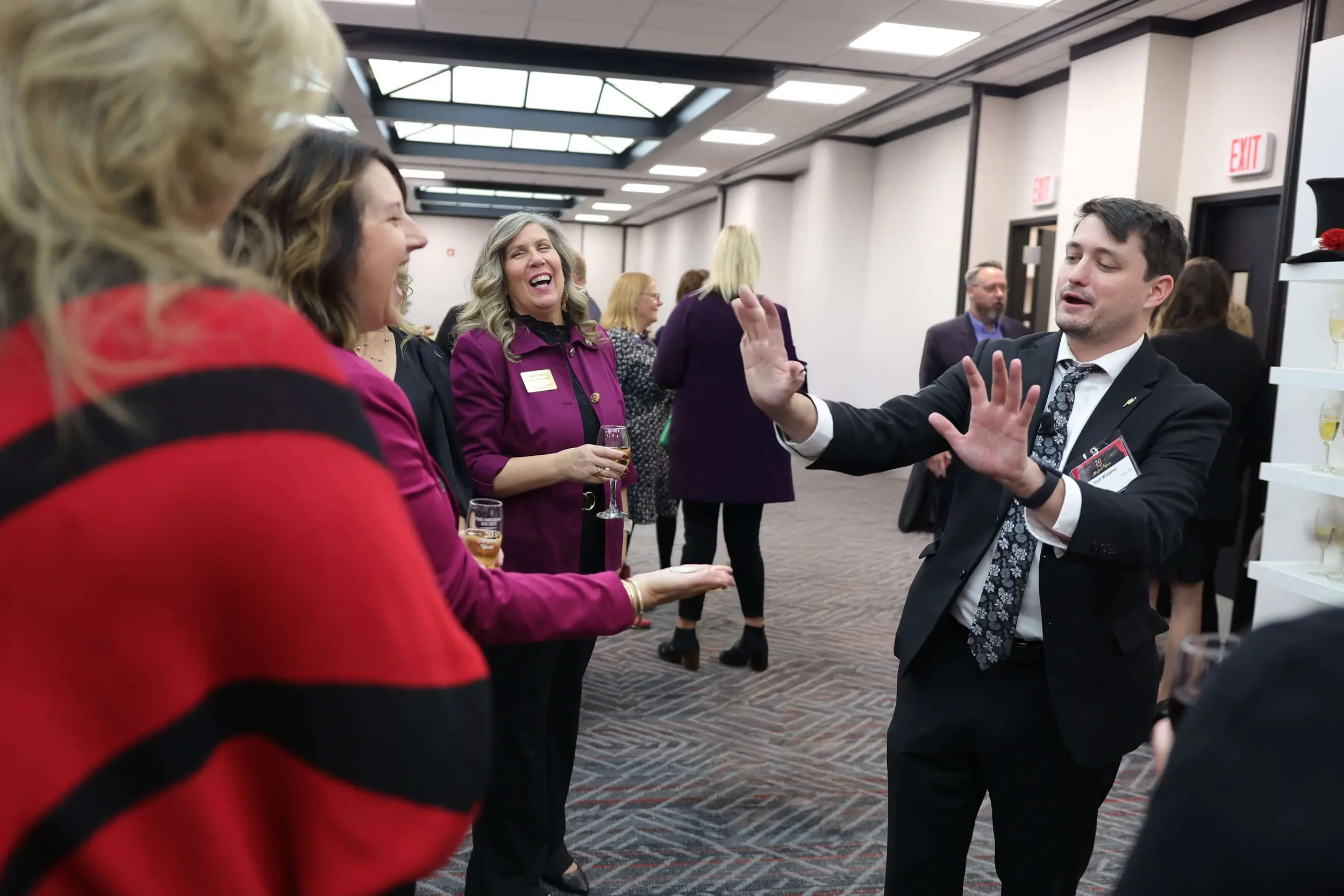 Teambuilding Magician Josh Weidner.jpg