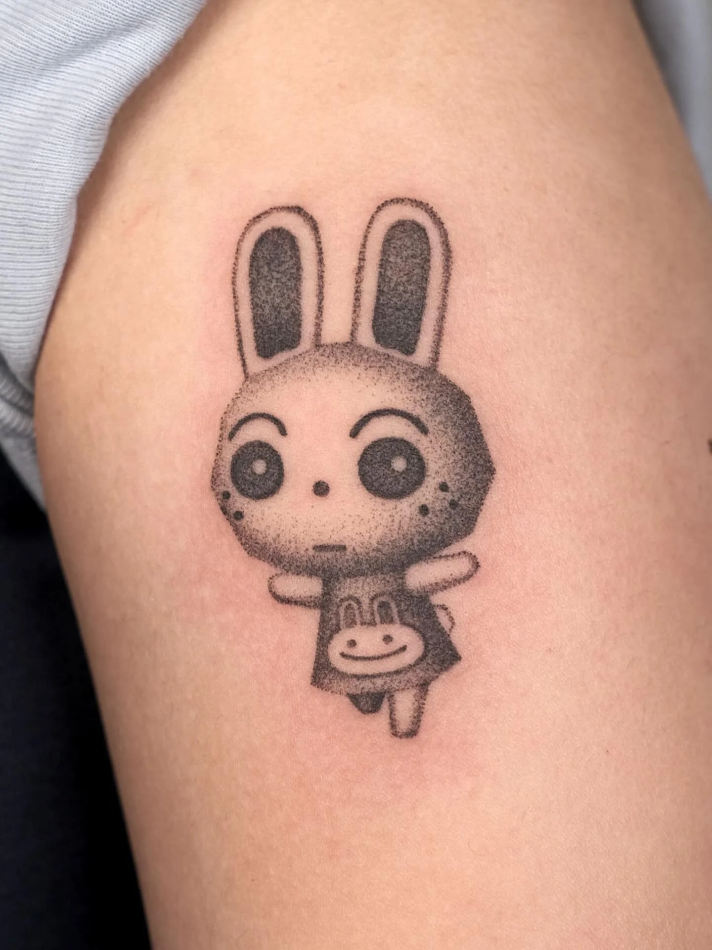 no thoughts head empty 😶🐇🐰 custom low poly ruby from animal crossing for june! 

done at @ferus_amsterdam during my europe tour last year 🫶 fr one of the nicest tattoo studios i&rsquo;ve been to, thank you @ayaropark for hosting me!! 🥹

sydney b