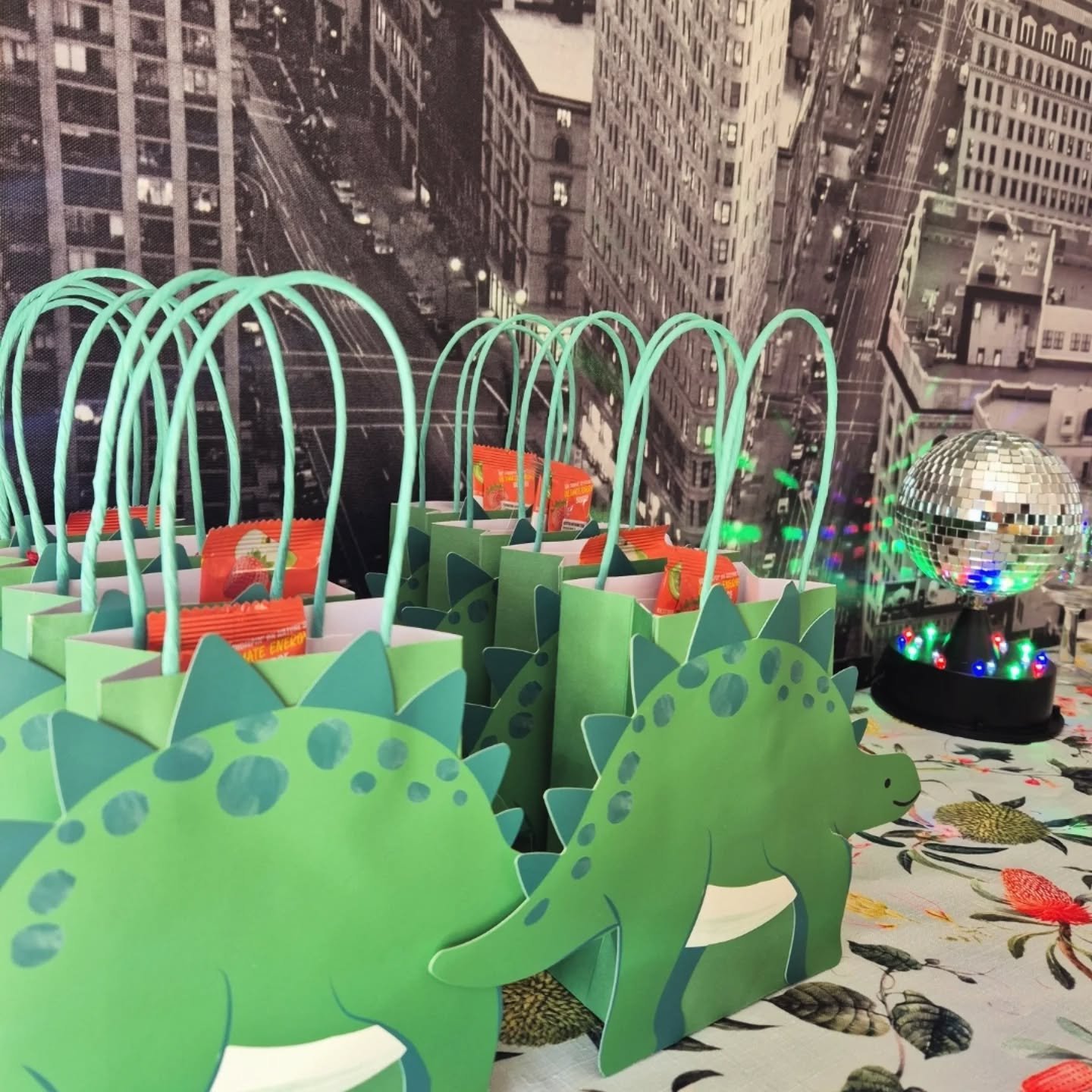 Did somebody say Dino Disco Dance Party? 
🕺🦕 🪩🦖

We love a themed disco at Jumbo Funk, how cute are these party bags! 💚 😍 

#dancedisco
#danceparty
#birthdaypartyentertainment #birthdaydisco #jumbofunk