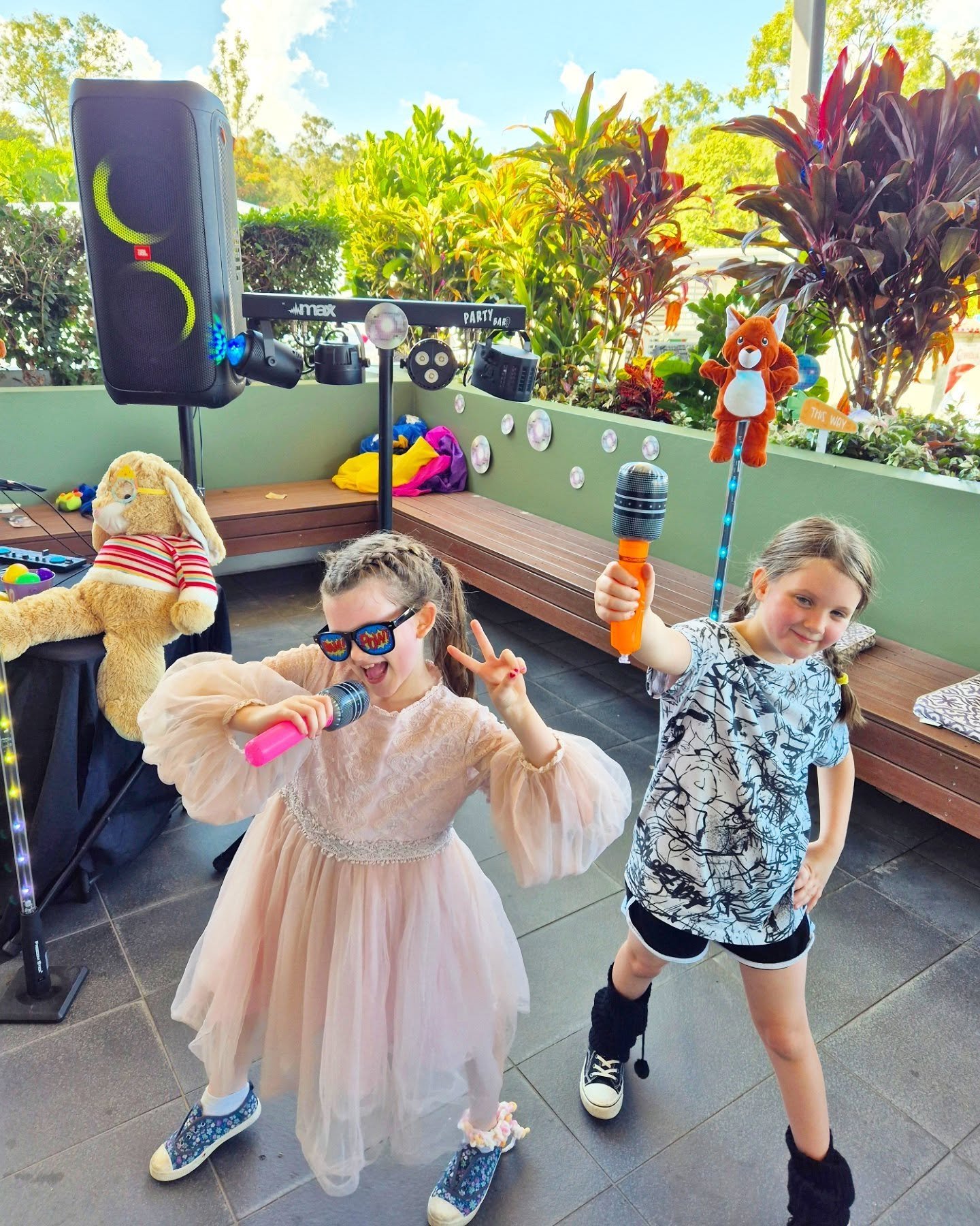It's the weekend baby!! 🙌 😎

#jumbofunk #childrensentertainment #childrensentertainment #mobiledj