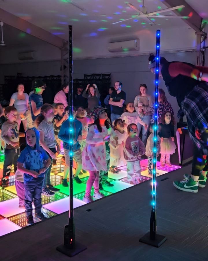 ✨️ Oxley Community Festival 2025 ✨️

What an amazing group of groovers on the dancefloor at this year's festival 🪩🎶🎆

Thanks for having Jumbo Funk 🫶💕

#mobiledj #jumbofunk #dancedisco #childrensentertainment #childrensentertainmentbrisbane #inte