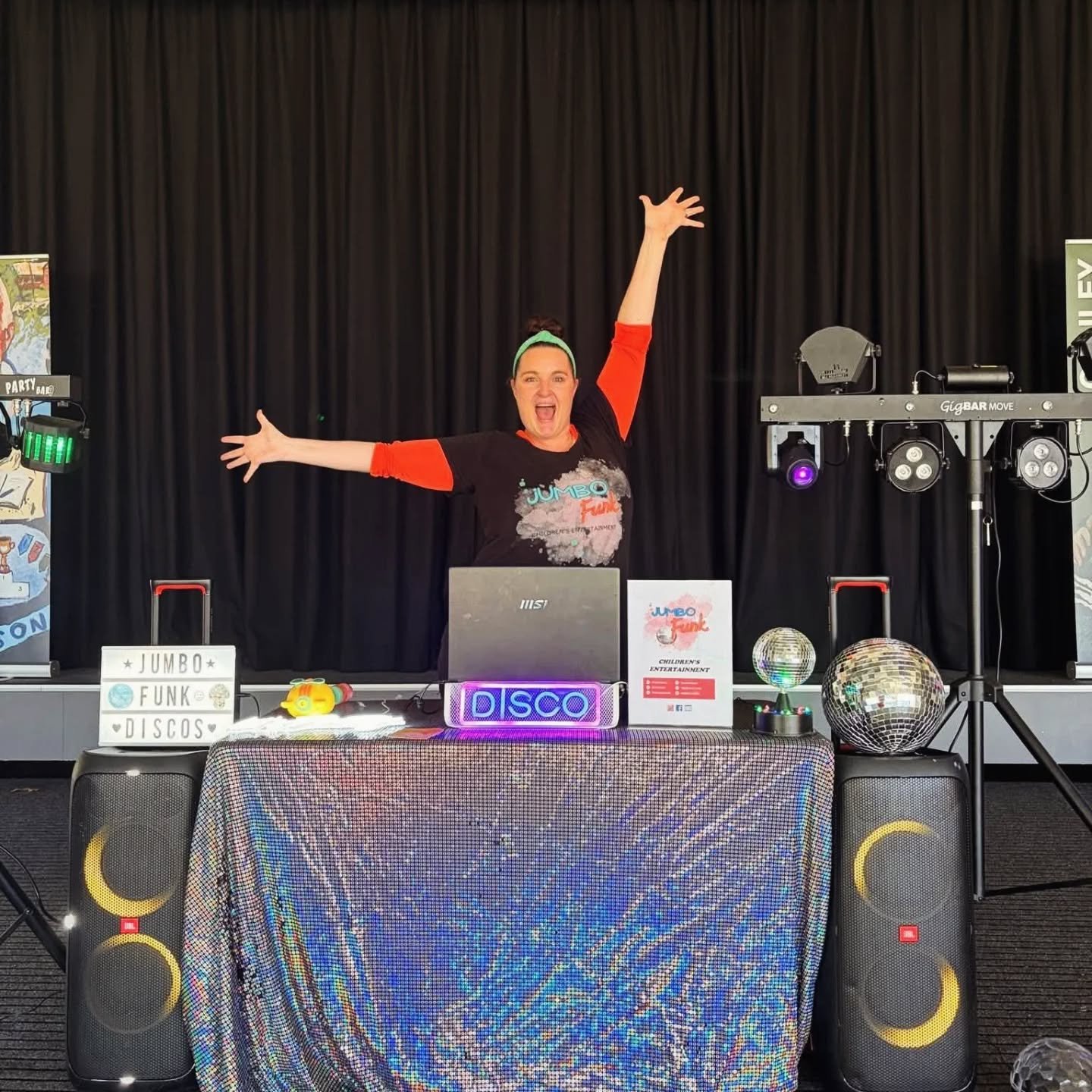 Friday Feeling 🪩✨️🎉🙌 

📷 @allsaintsparishschool 

#schooldisco #jumbofunk #childrensentertainment #danceparty #mobiledj