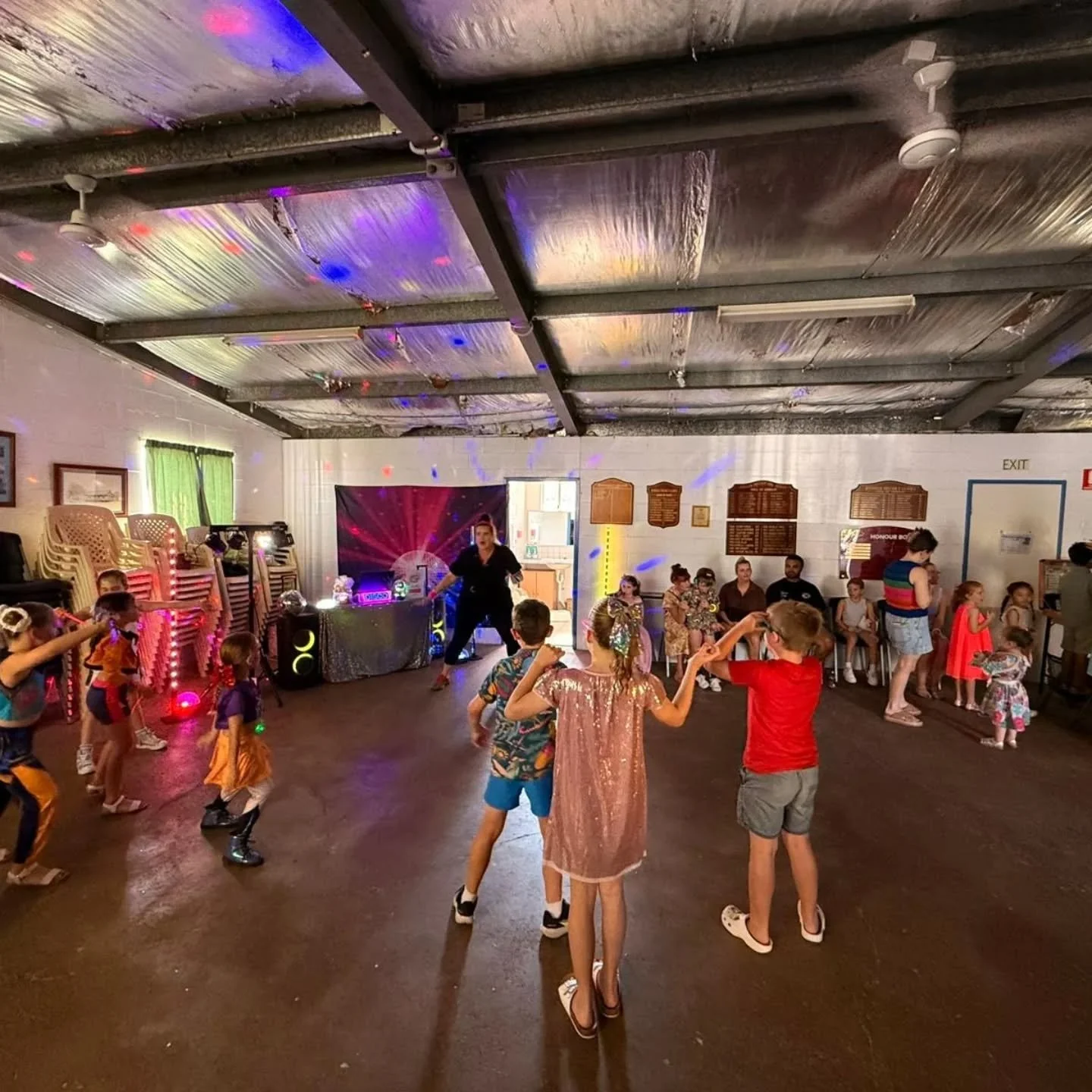 Same vibe 🔥Same energy 💪Every time 🎉⚡

Whether it&rsquo;s a birthday party in a community hall or a school disco in a large hall, the mission is the same&hellip; BIG smiles, loud laughs, and a dance floor that never stops bouncing! 🕺💃

From part