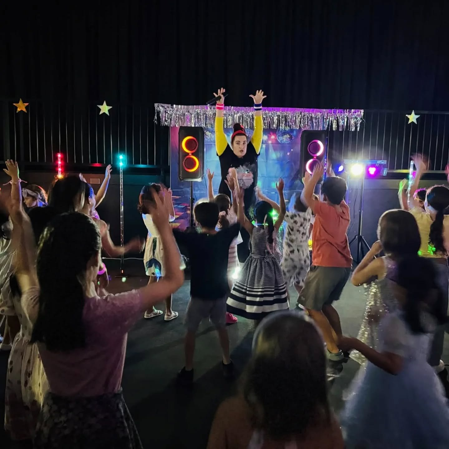 Reach for the stars with Jumbo Funk! 

🌟 🤩 ⭐️ 🌠 💫 ✡️ 🌟 🤩 ⭐️ 🌠 💫 ✡️ 🌟

📸 @goodnewslutheranschool 

#schooldisco #mobiledj #brisbanekidsdj #interactivedj #childrensentertainmentbrisbane