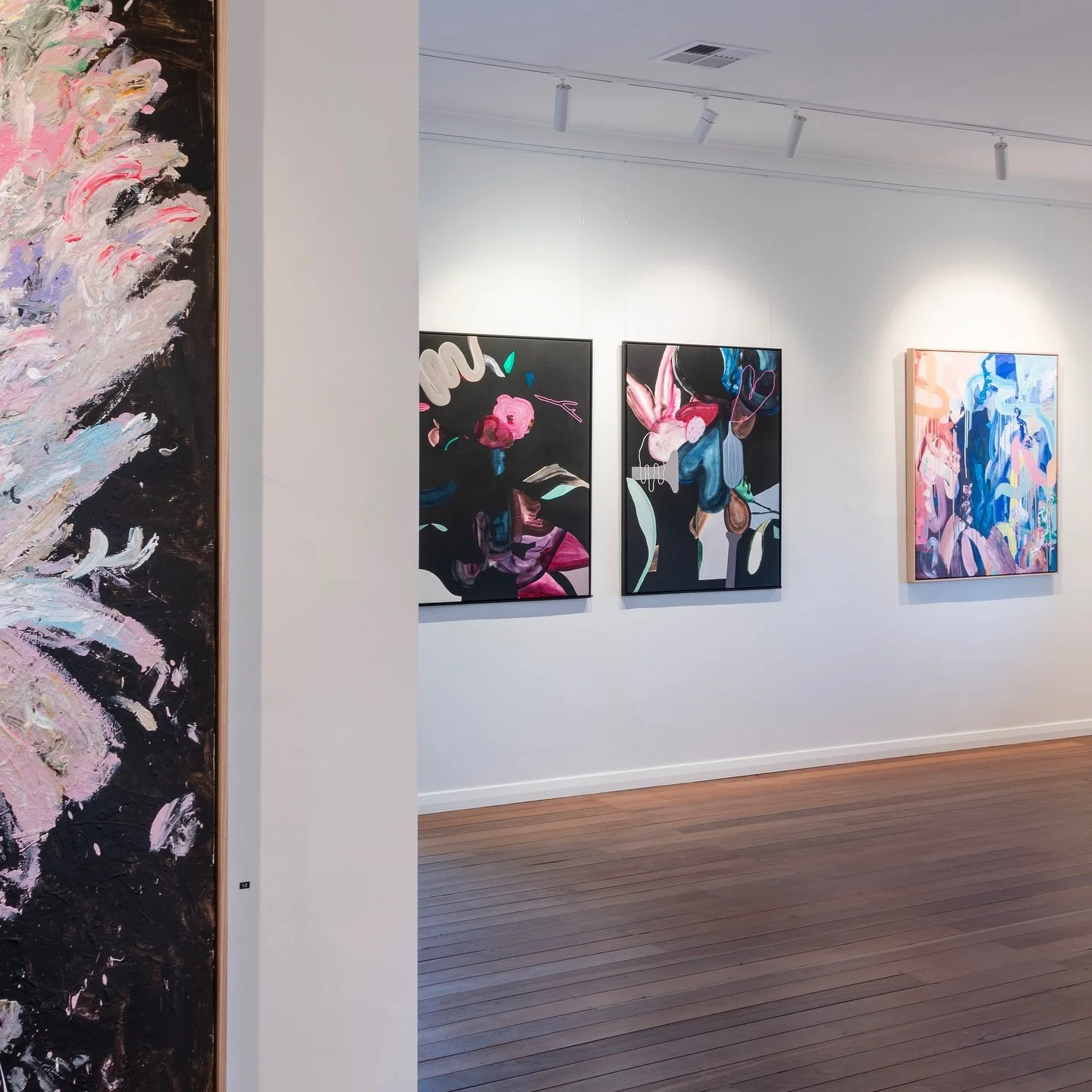 We welcome Sally Browne to Wonderground for Epiphany.

Before painting became her primary focus, Sally trained in textile design, typography, and spent more than a decade working as an art director in branding. That background sharpened her awareness