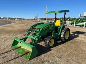 JOHN DEERE 4WD TRACTOR W LOADER.jpg