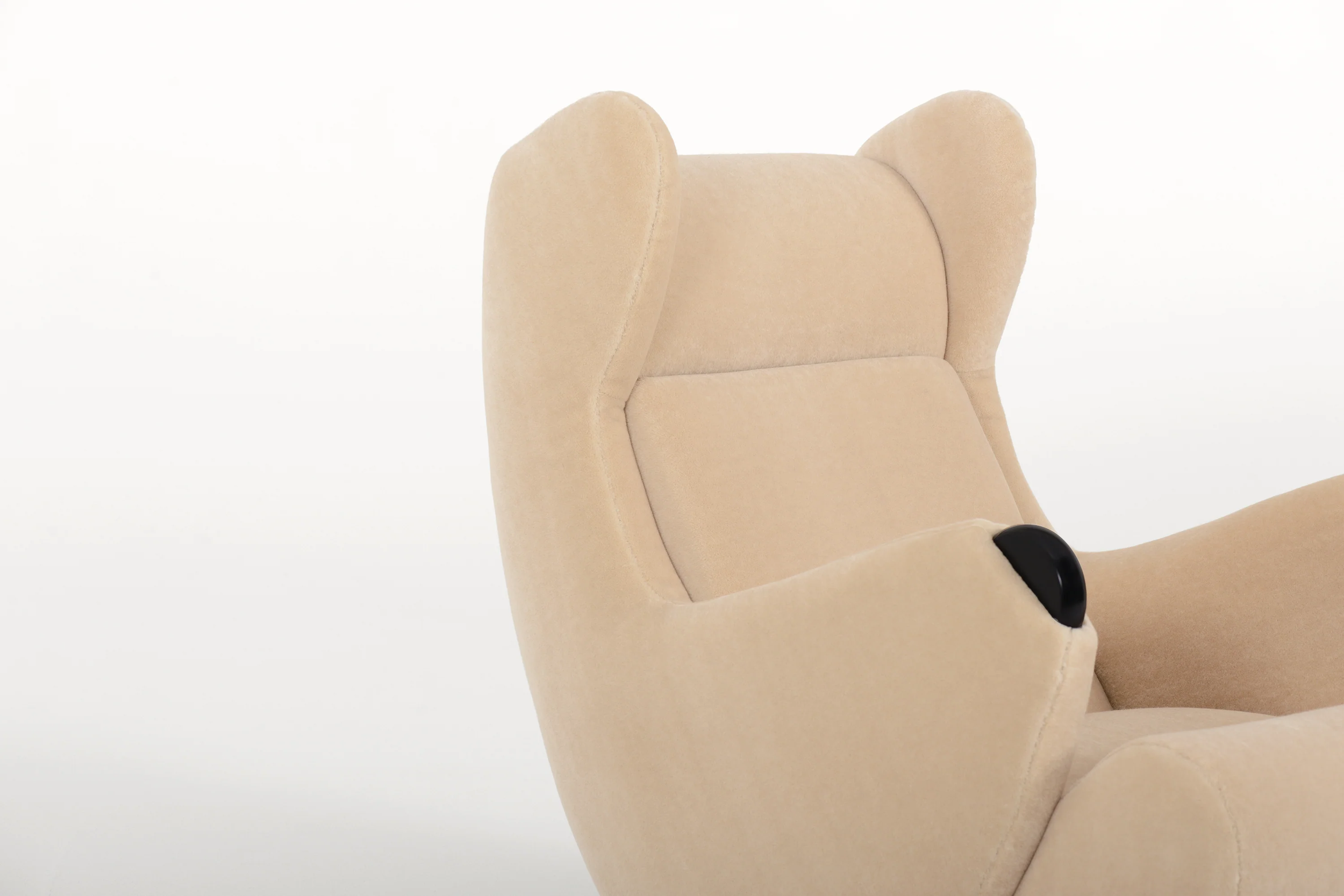 Cadillac Armchair 5.png