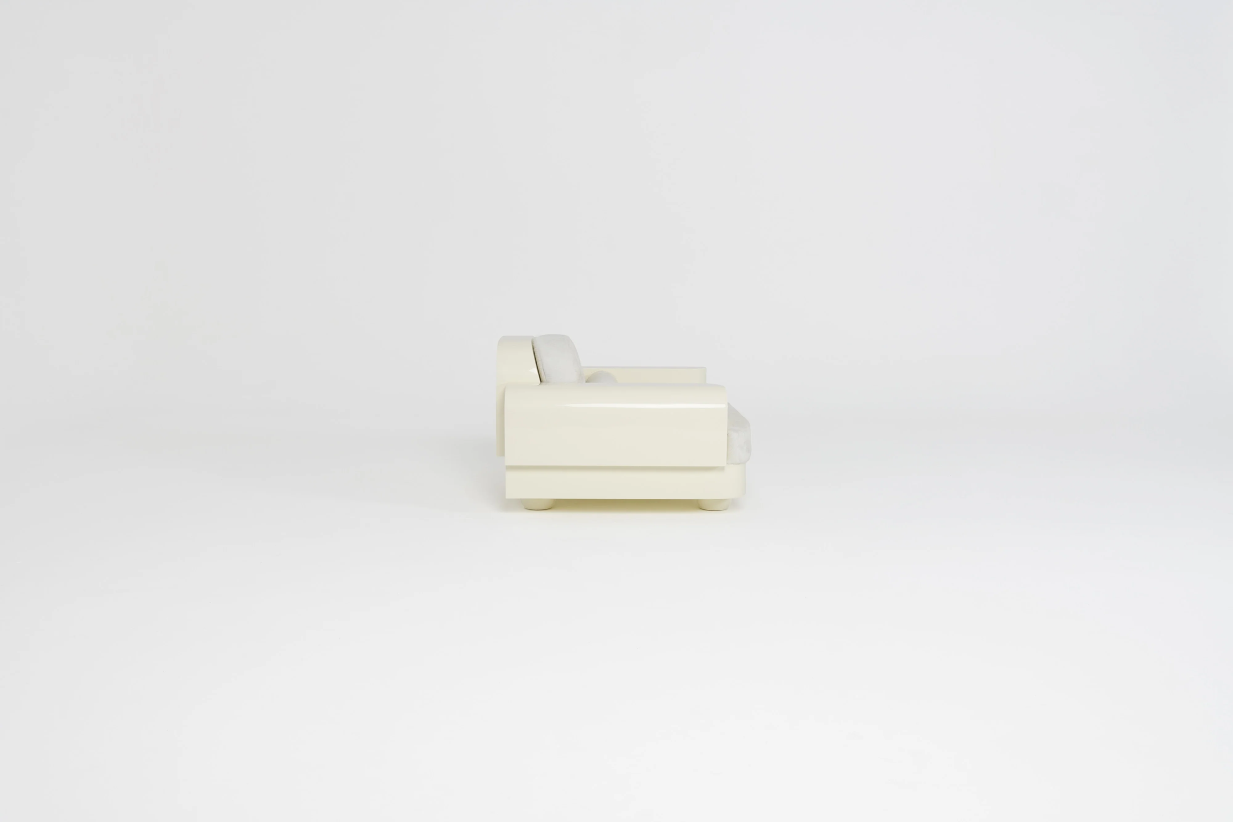 Lacquered Smoking Chair 3.png