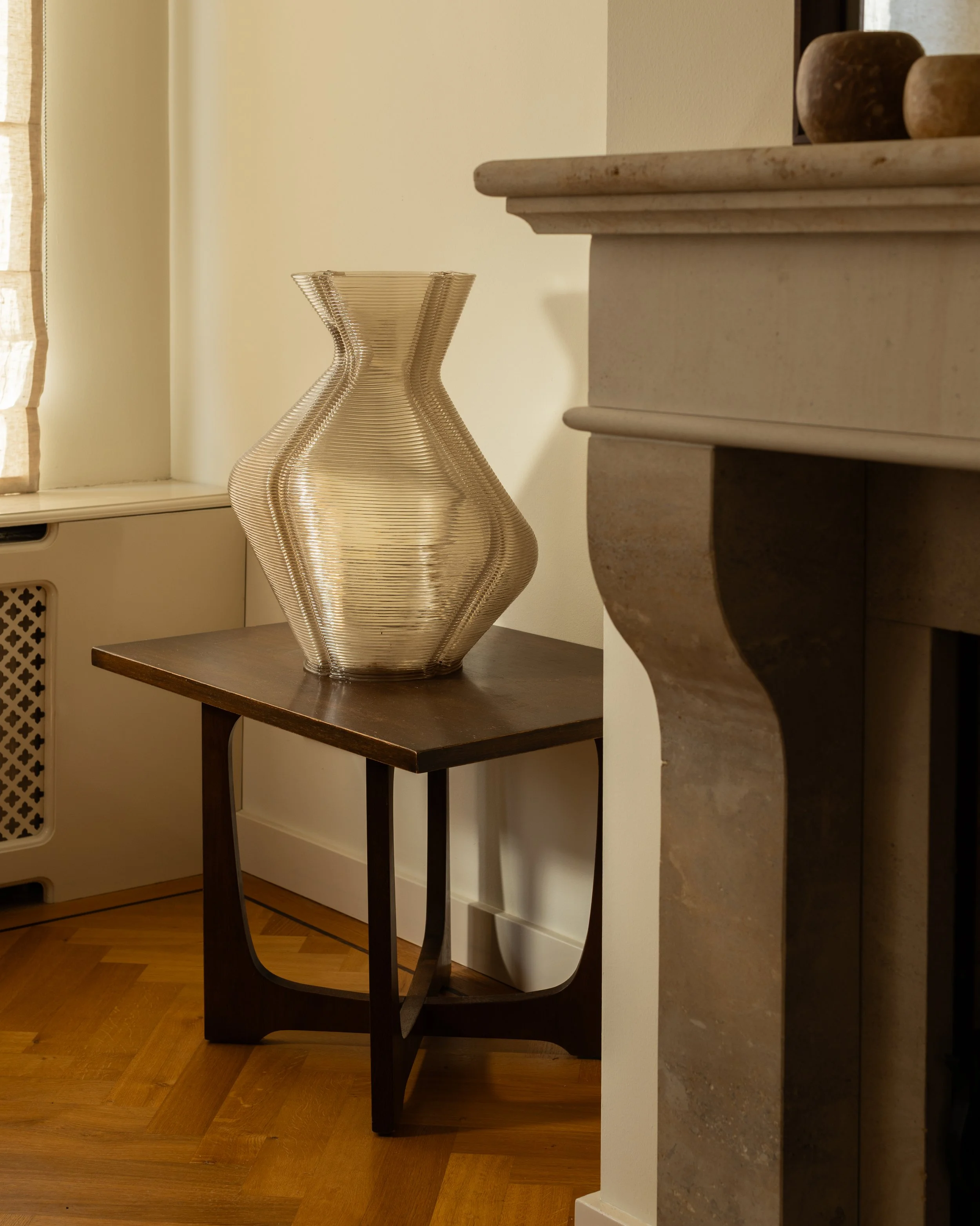 kooij-changing-vase-h64cm-2.jpg