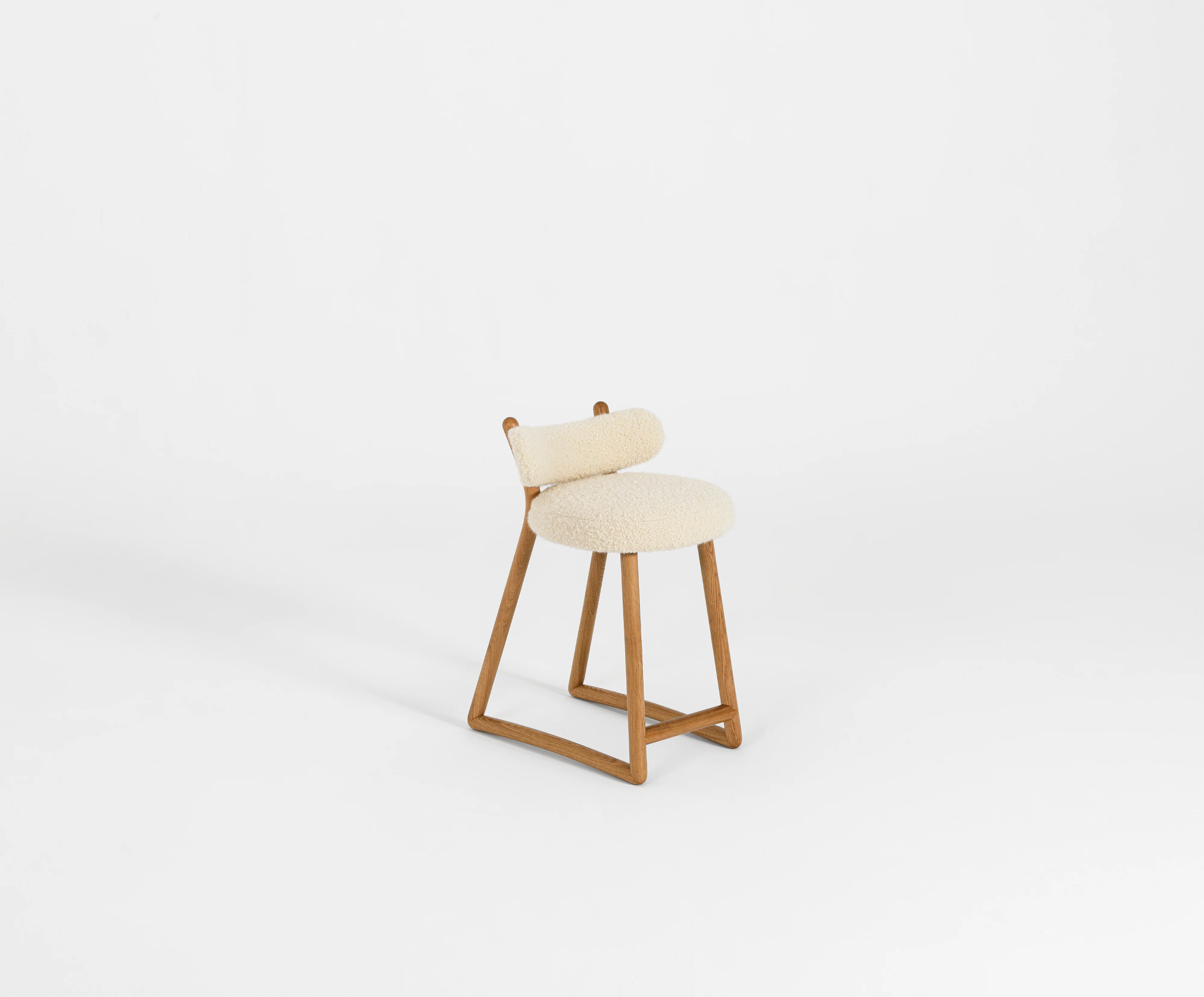 Polus 005 Chair 2.png