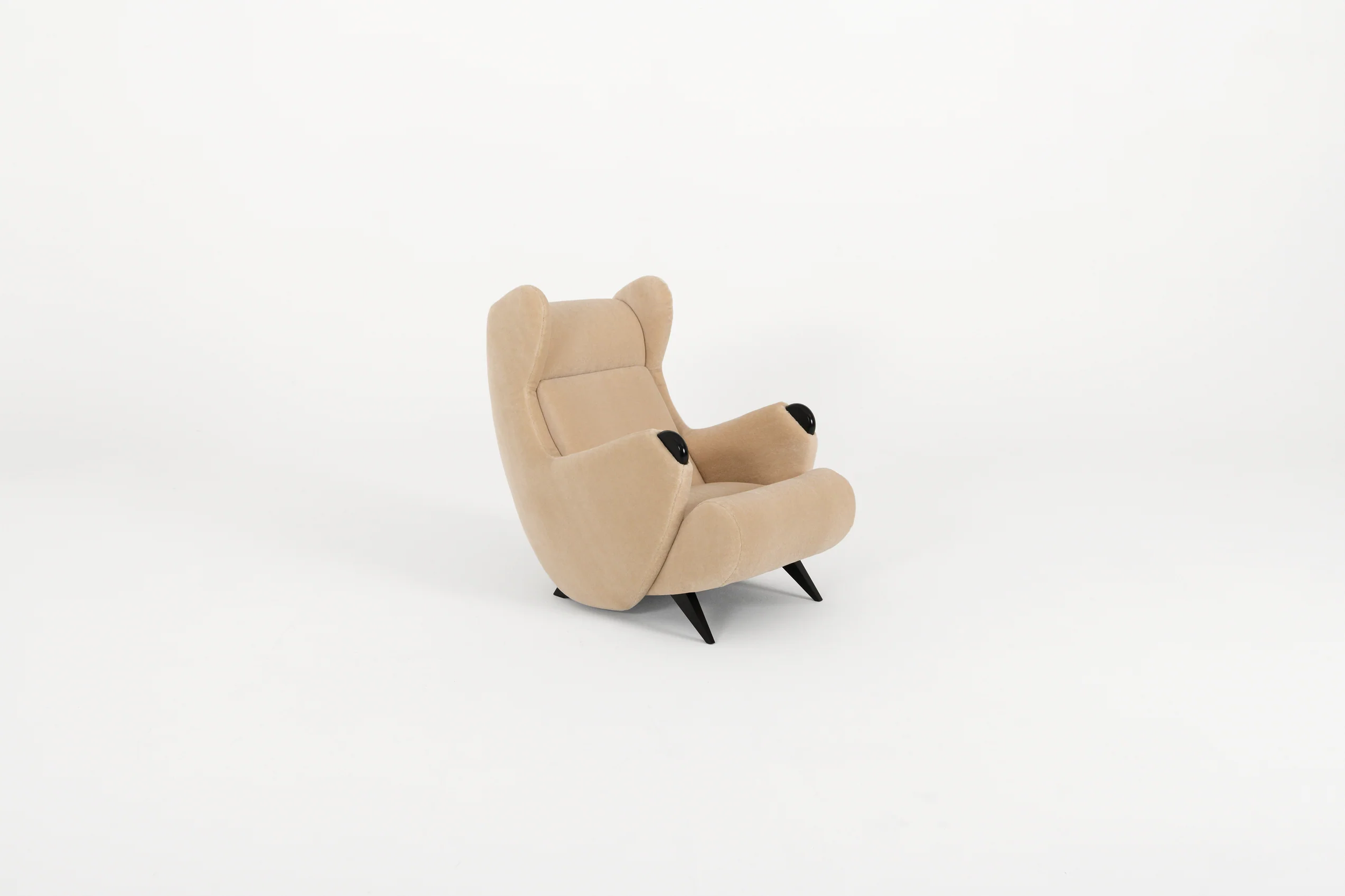 Cadillac Armchair.png