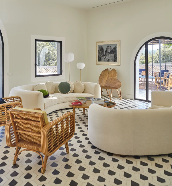 back.india-mahdavi (4).png