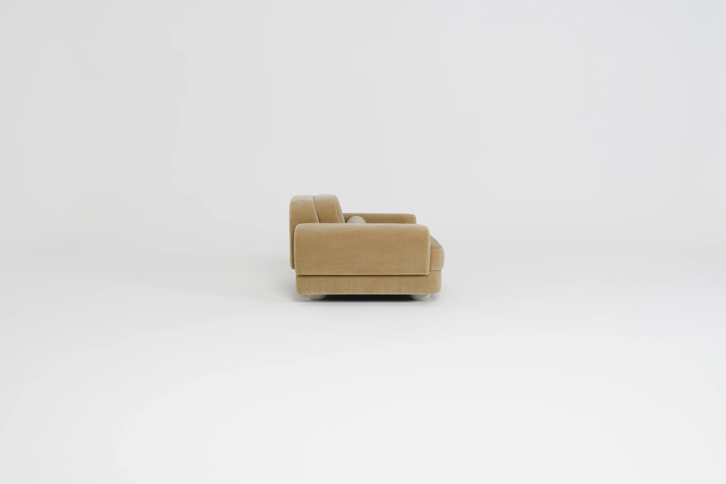 Velvet Smoking Chair 2.png