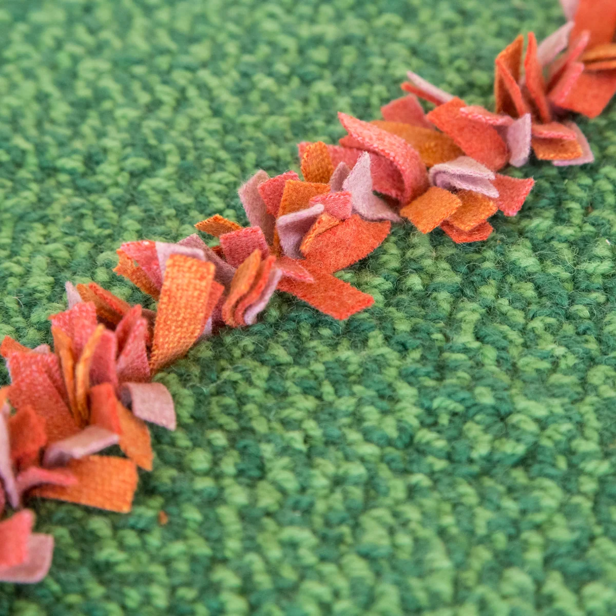 Loro-Rya-Green-Orange-Designer-Ami-Katz-Detail-III.png