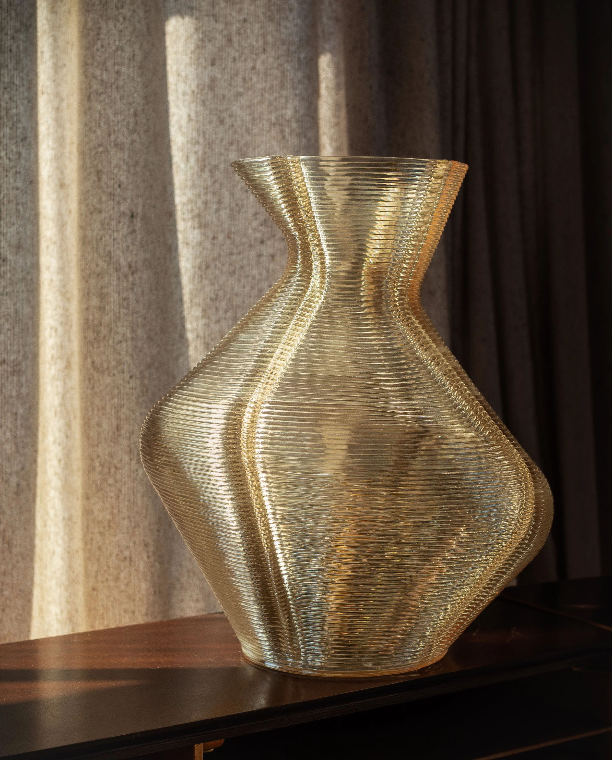 kooij-changing-vase-h46cm-1.jpg