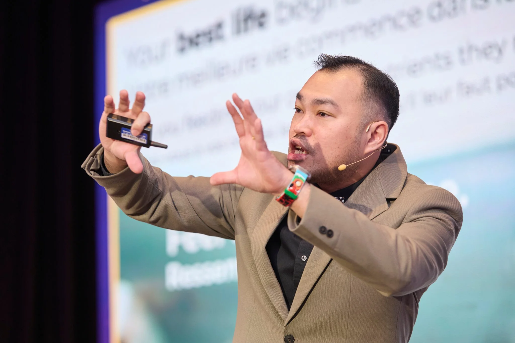 Montreal Event Photography Usana 2024-111.jpg
