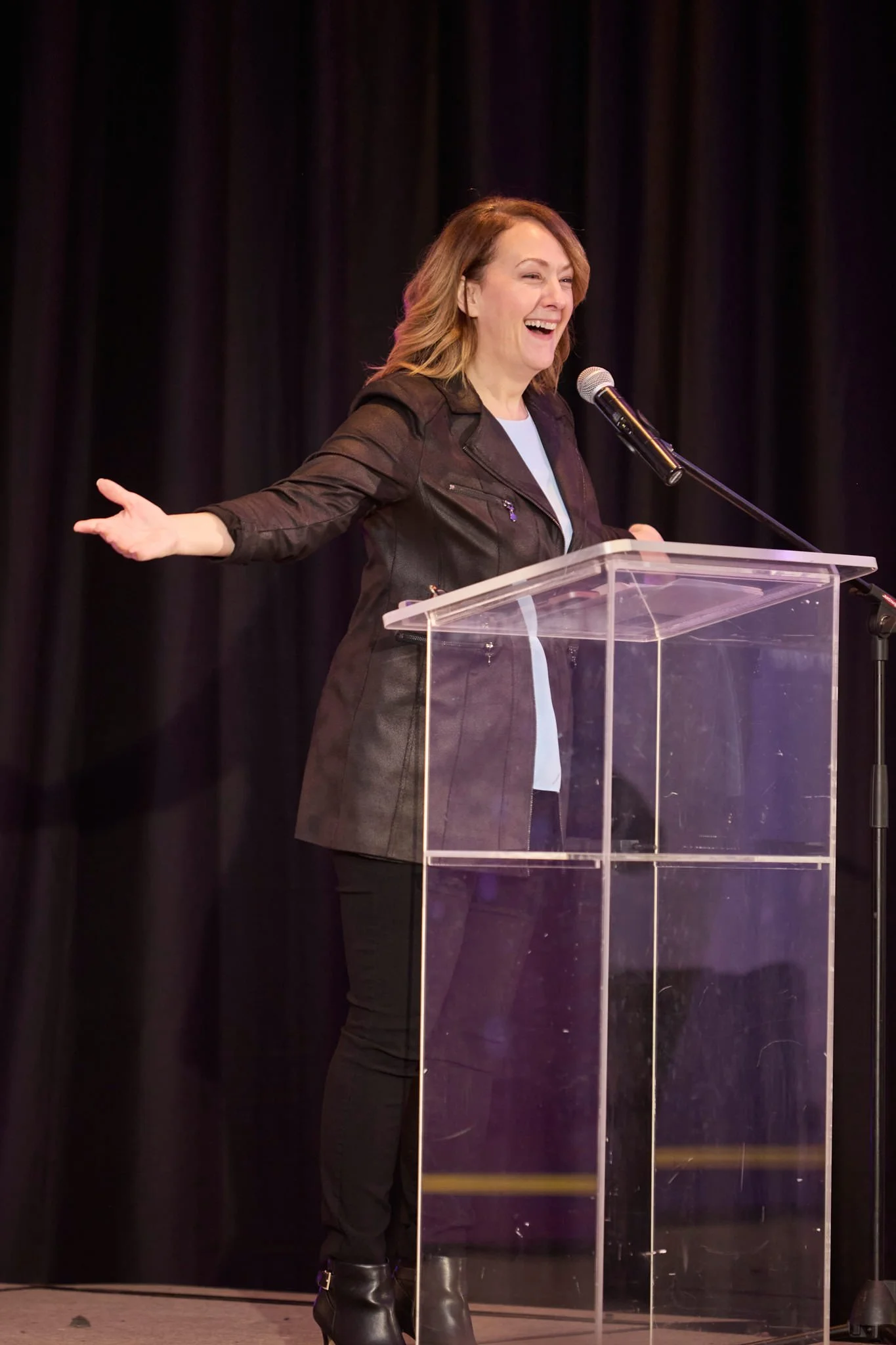 Montreal Event Photography Usana 2024-074.jpg