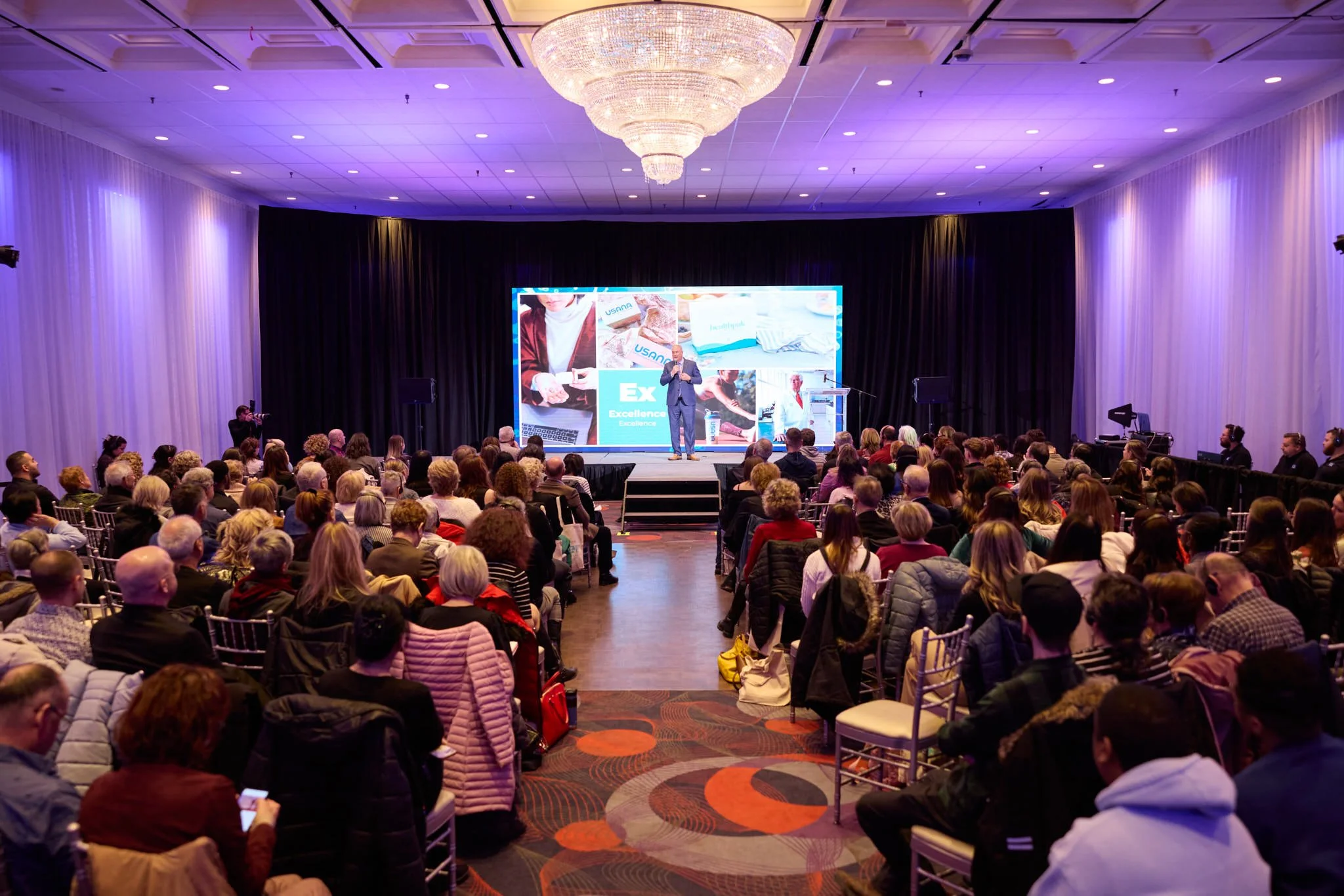 Montreal Event Photography Usana 2024-088.jpg