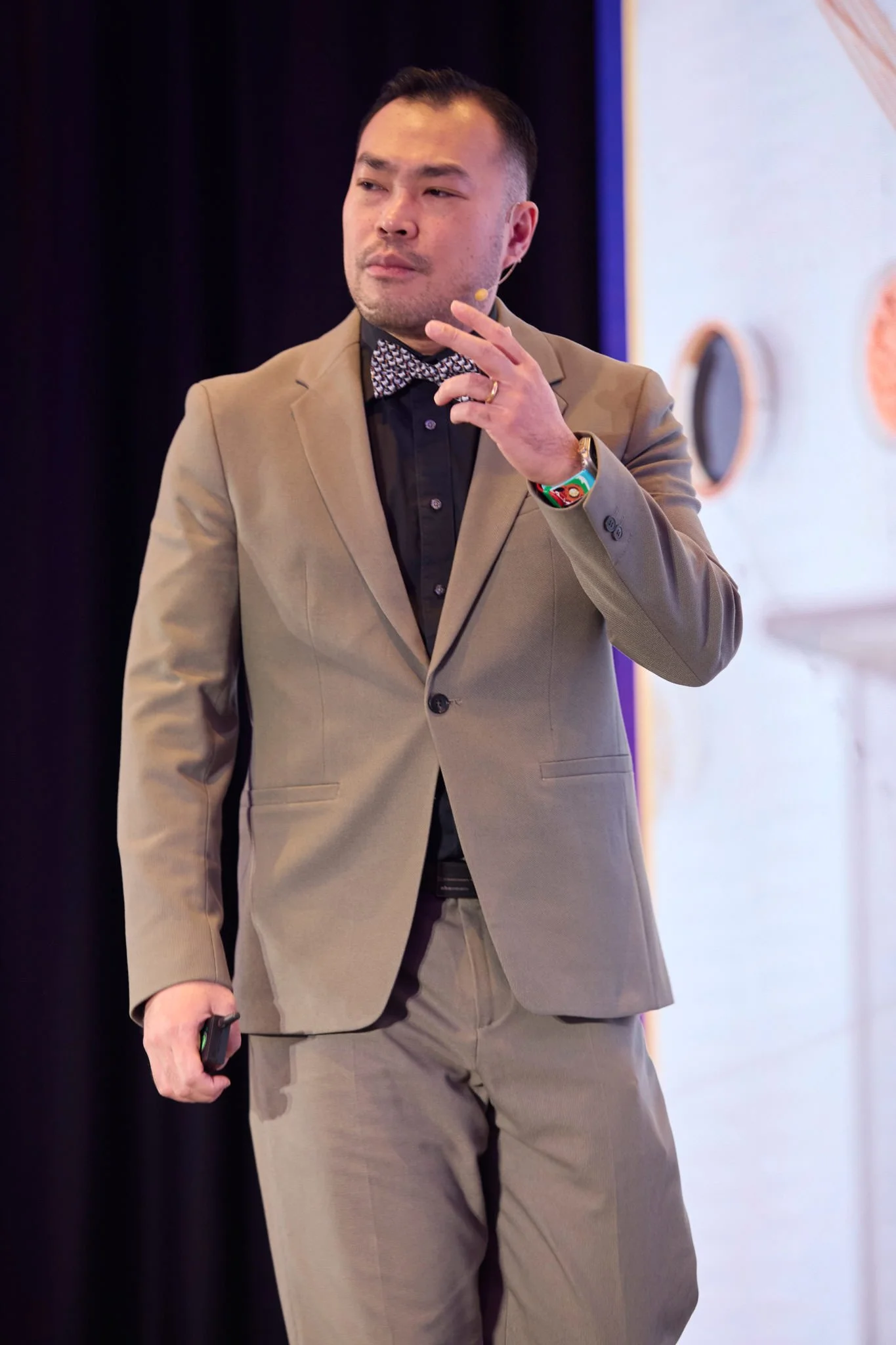 Montreal Event Photography Usana 2024-110.jpg