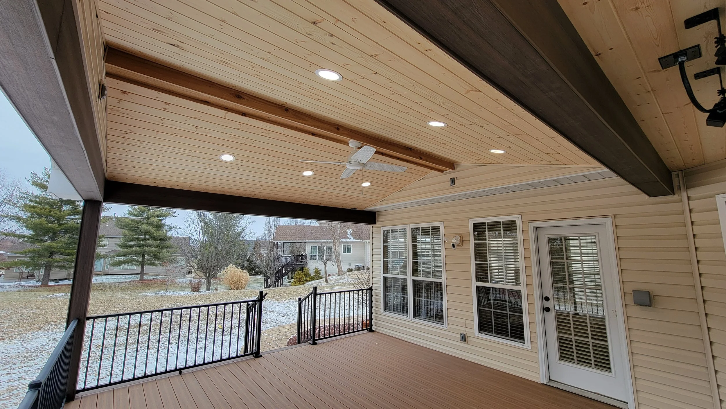 lake_st_louis_deck_1.jpg