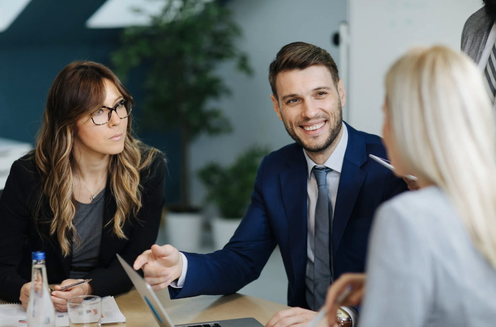 How Fractional COOs Boost Profits and Optimize Operations