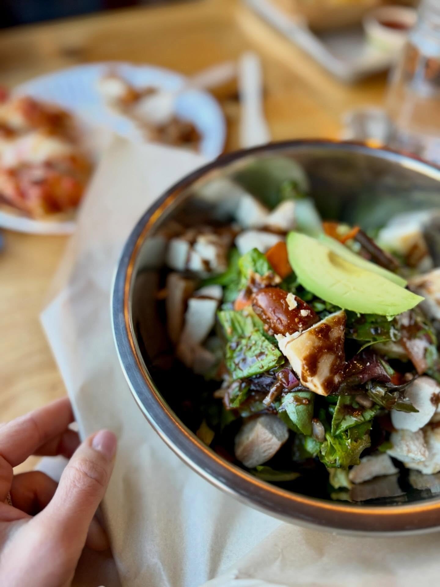 March Eats...Spring Break Edition ⛷️🚡🌸✨ 

Not much cooking in the kitchen for the past 2 weeks, but I&rsquo;m still enjoying plenty of healthy meals, balanced eats, and delicious food finds while traveling with the family 🤍

From nourishing bites 