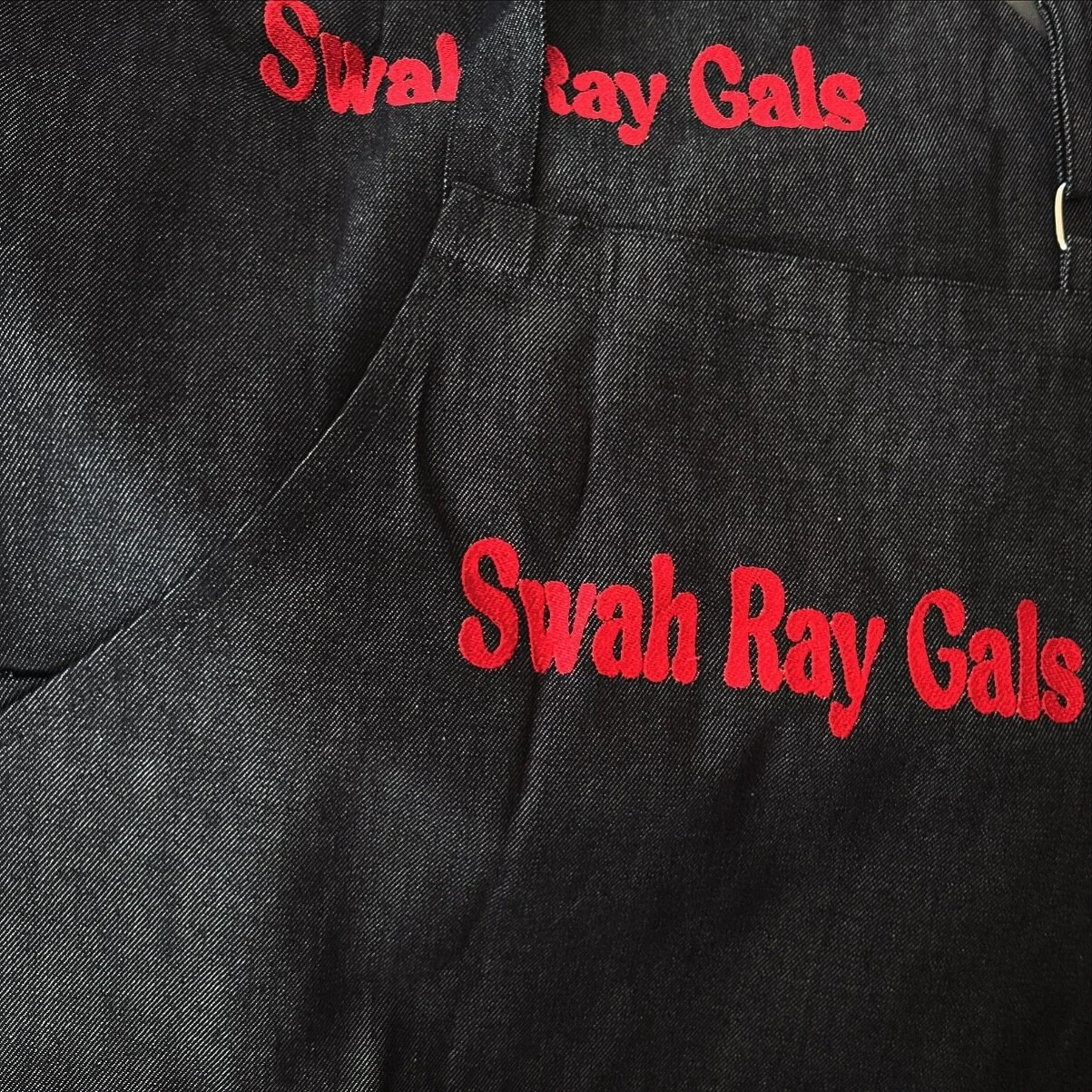 We&rsquo;re getting ready 👀 
Grab your paintbrush and a friend! 
Stay tuned for some exciting news! 

XO SWAH RAY GALS 👩&zwj;🎨🎨