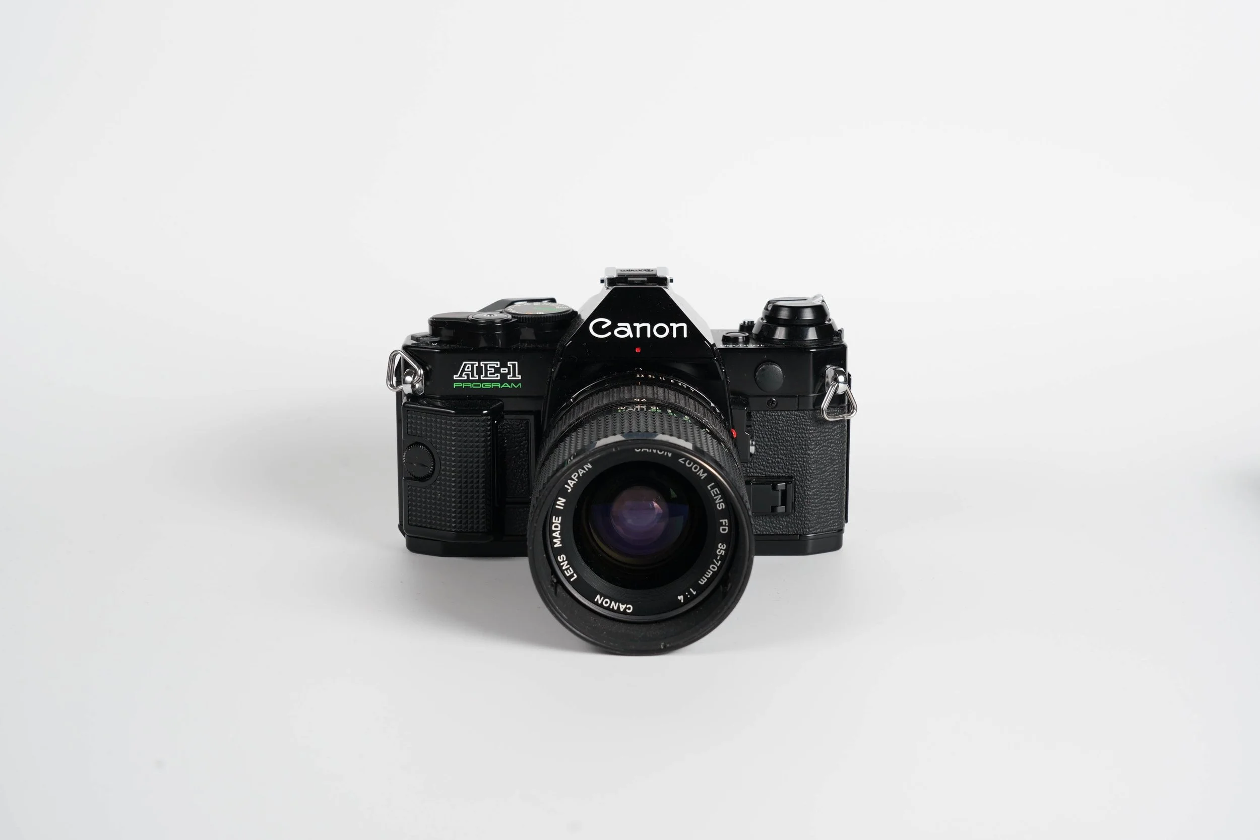 ★動作品★キャノン AE-1 FD 35-70mm 1:3.5-4.5 #78g 難有品】CANON AE-1 Program + FD 35-70mm 3.5 - 4.5レンズ付き
